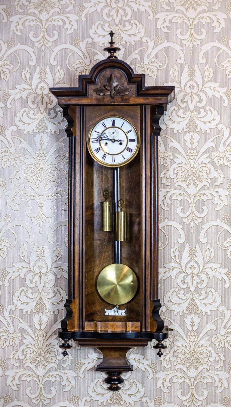 We present you a wall clock from the 2nd half of the 19th century in a wooden Louis Philippe case.
This clock strikes full hours and halves.

The mechanism is functional and has undergone a horological service.

Furthermore, the case has not