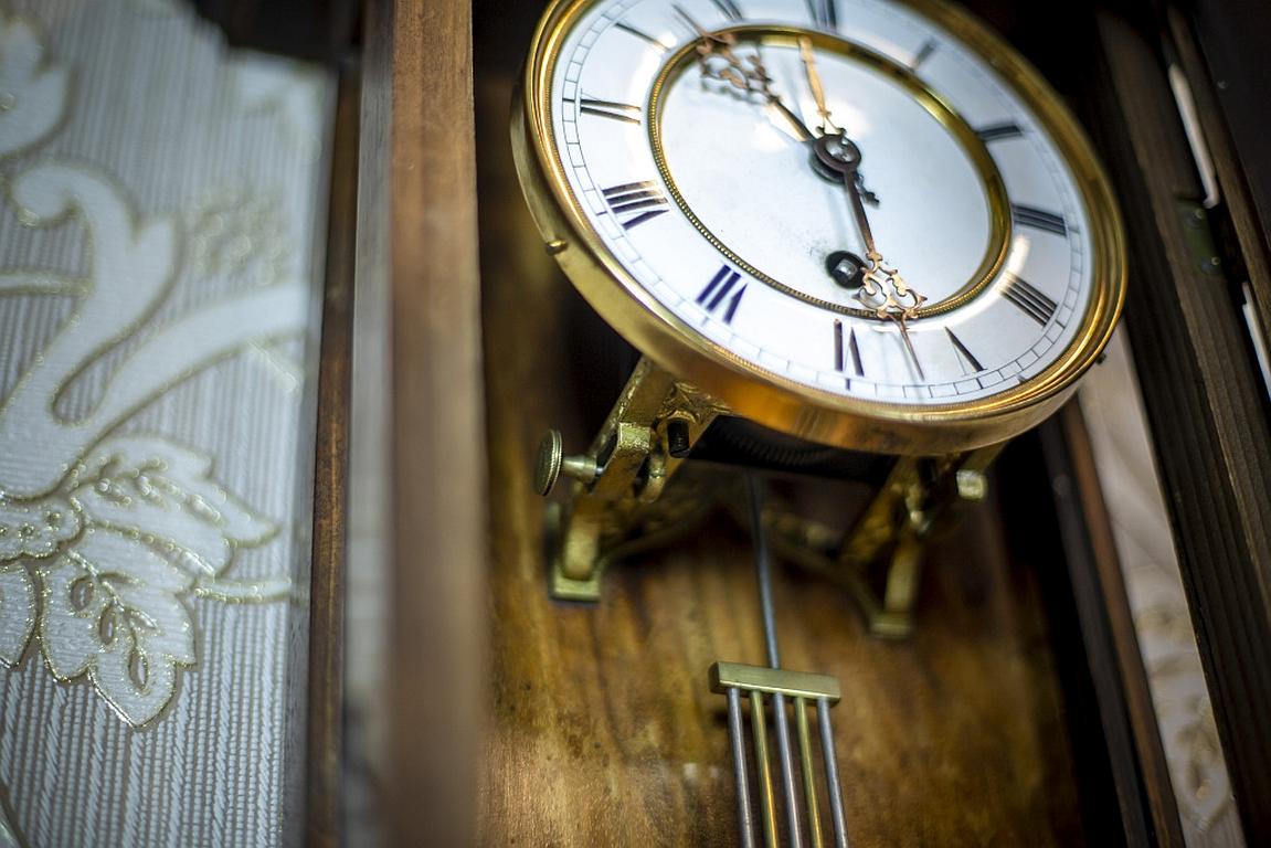 19th-Century Wall Clock in Dark Brown Wooden Case For Sale 2