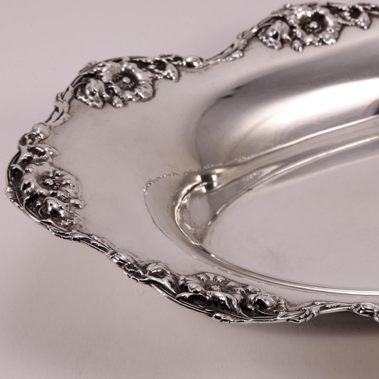 19th Century Wallace Sons Sterling Silver Oval Bowl Decorated with Flowers For Sale 4
