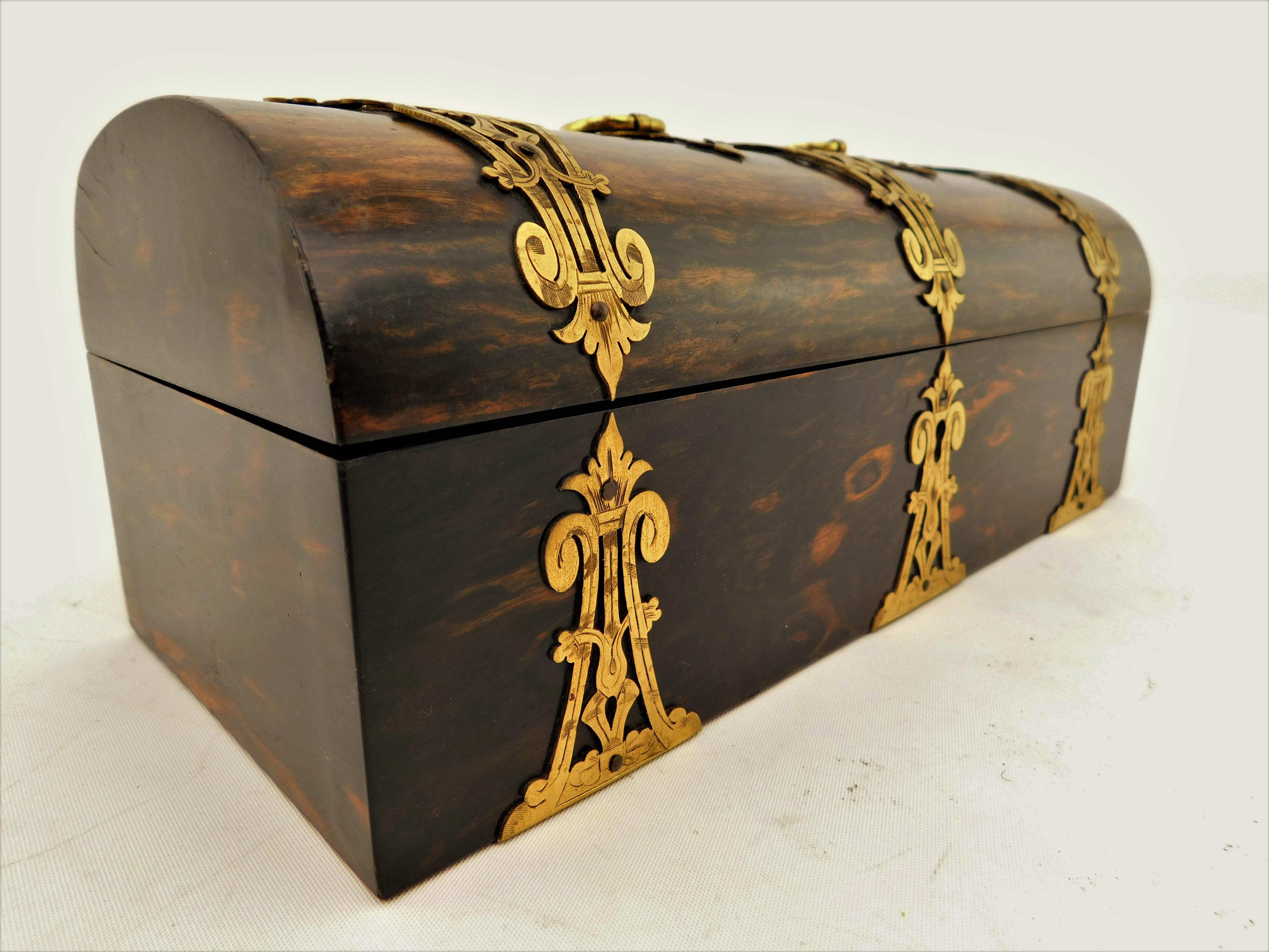 19th Century Walnut and Brass Dome-Top Wood English Sewing Box For Sale 2