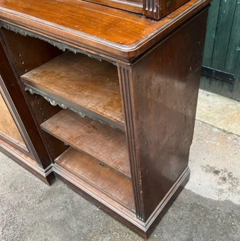 19th Century Walnut and Burr Walnut Breakfront Bookcase, Stamped Holland & Sons In Good Condition In Ross-on-Wye, Herefordshire