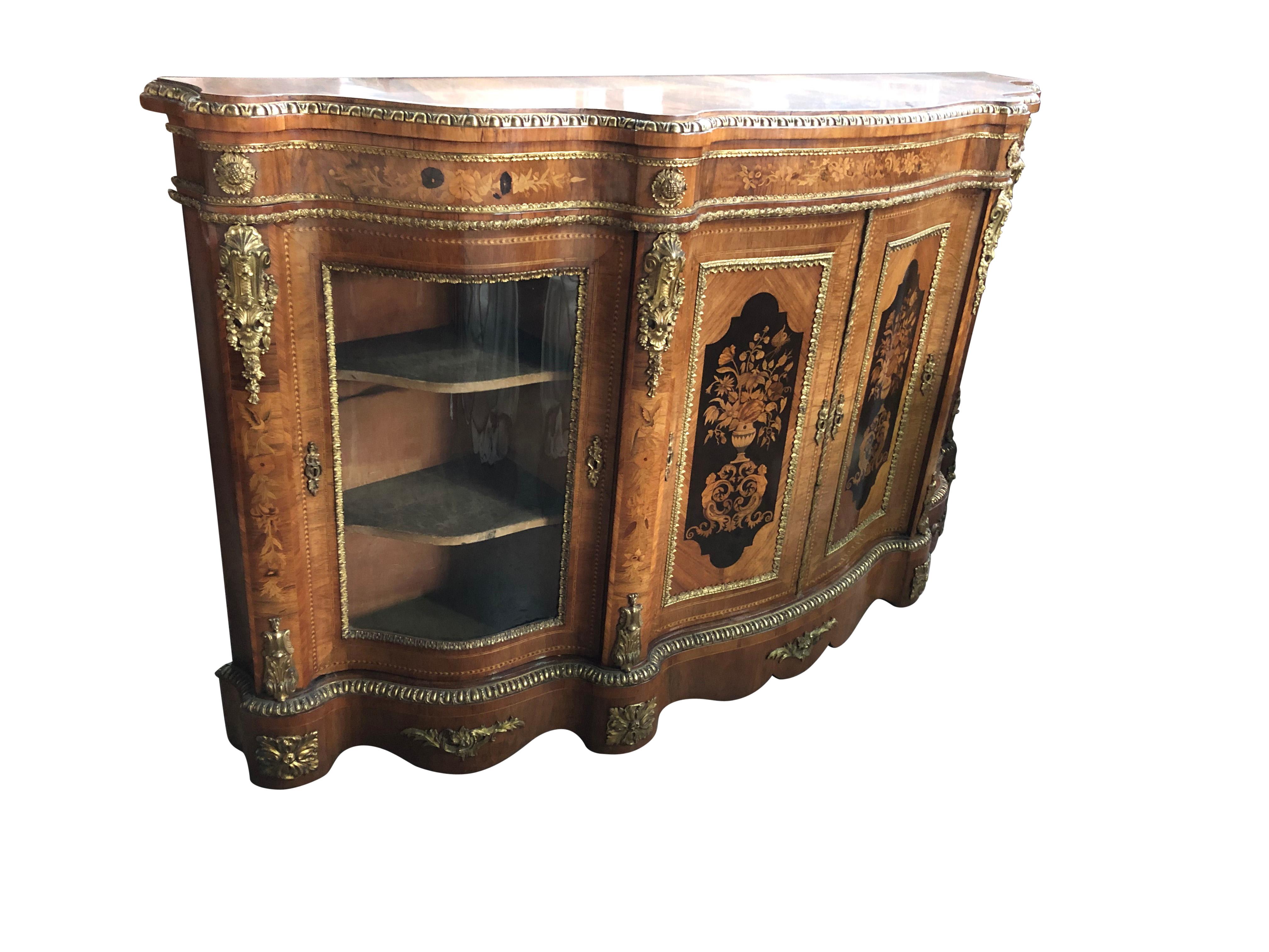 19th Century Walnut and Floral Marquetry Credenza In Good Condition For Sale In London, GB