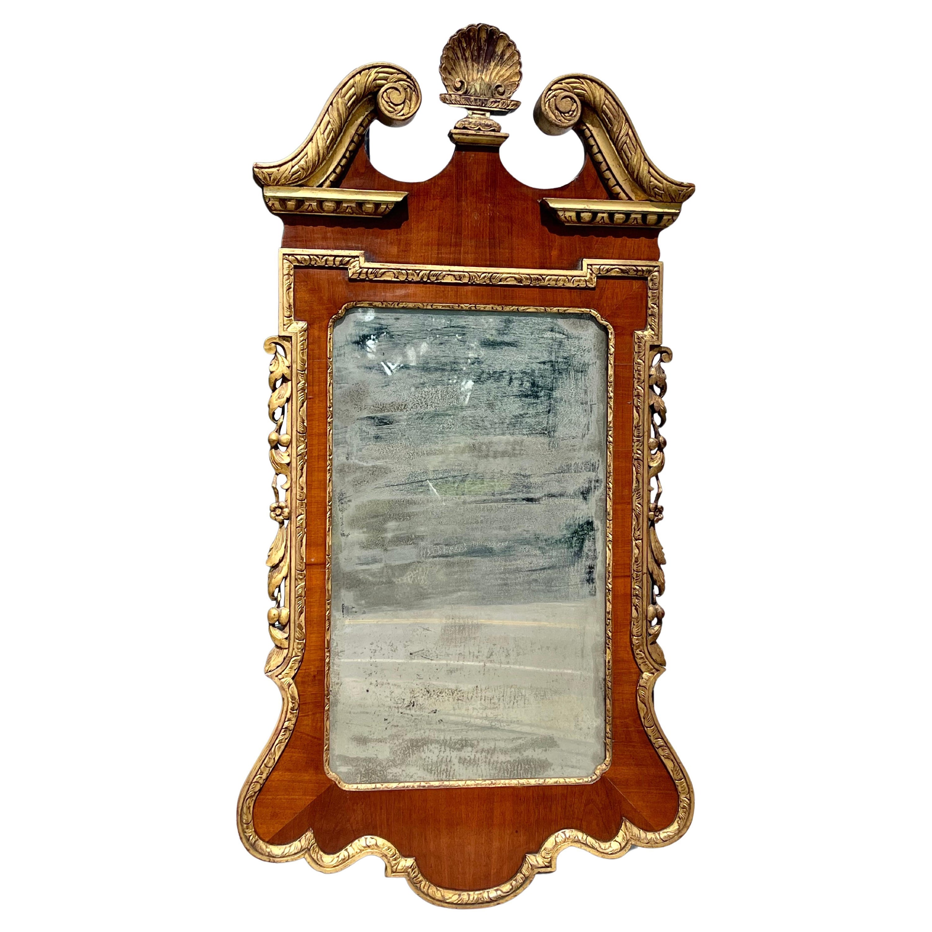 Espejo Chippendale de Filadelfia del siglo XIX en nogal y dorado en venta