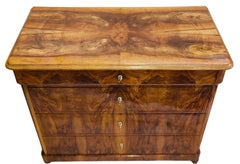 Cómoda Biedermeier de nogal del siglo XIX