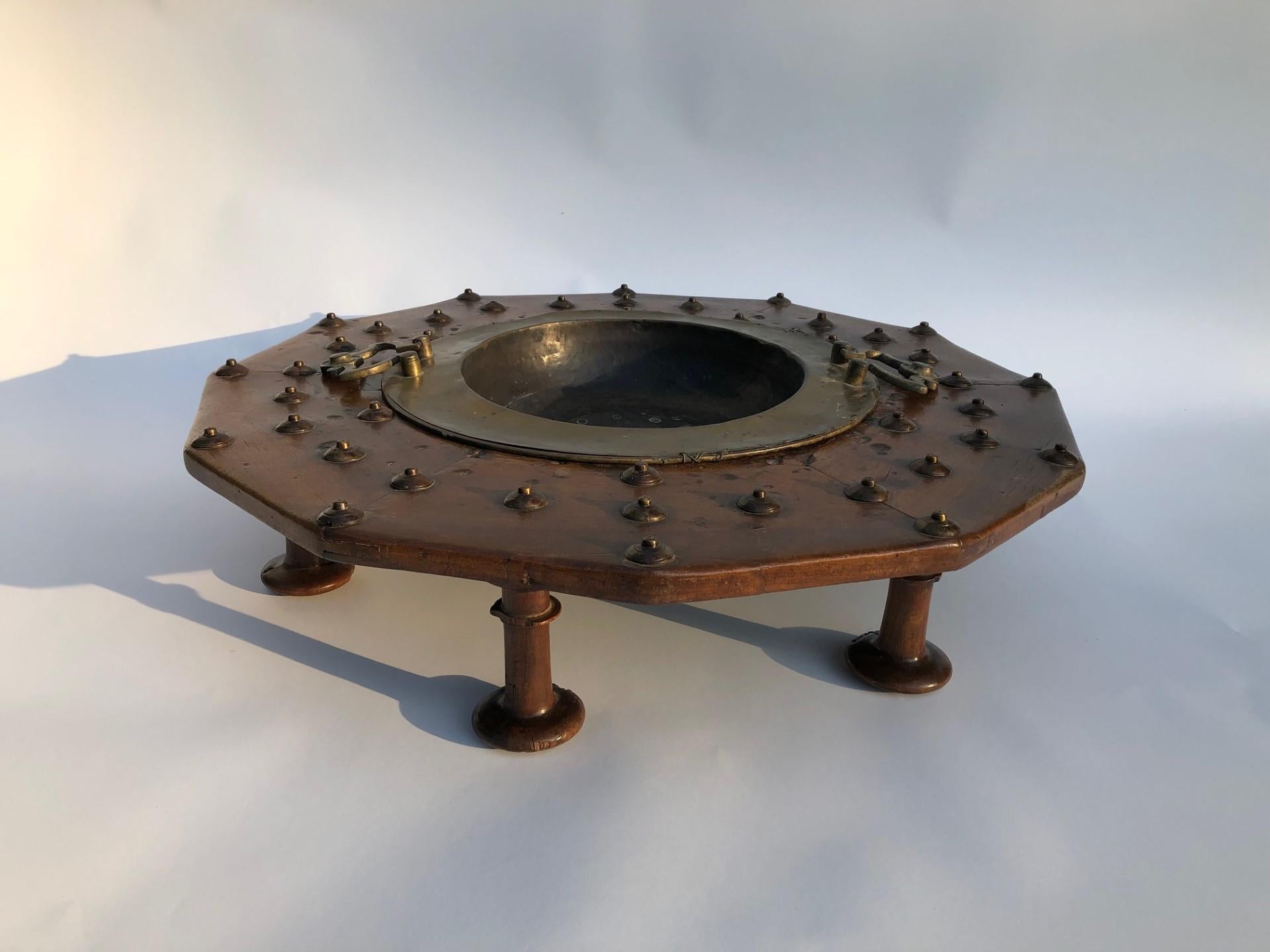 19th Century Walnut Brazier on Turned Legs with Brass Mounts & Central Pan For Sale 7