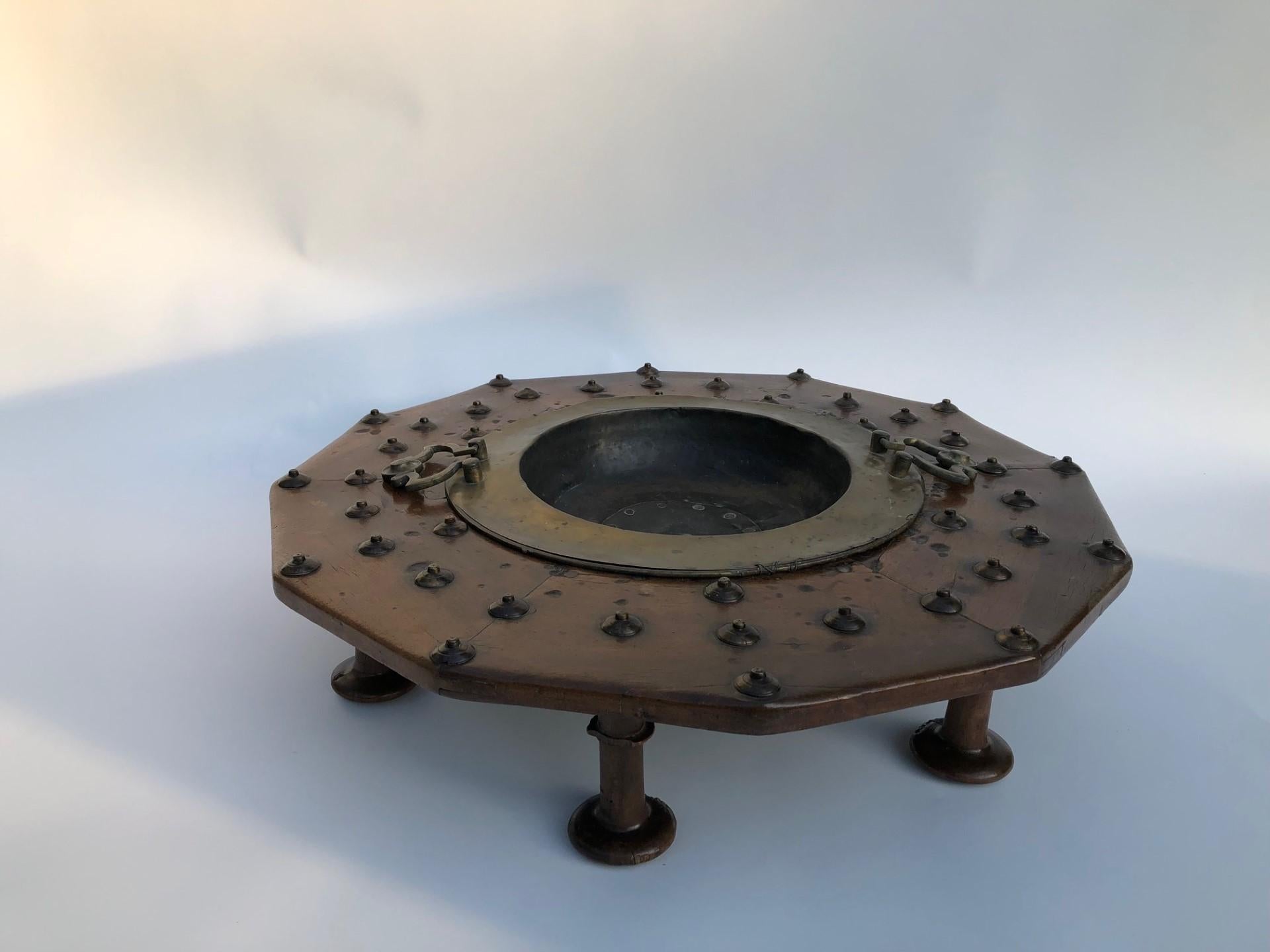 19th Century Walnut Brazier on Turned Legs with Brass Mounts & Central Pan For Sale 1