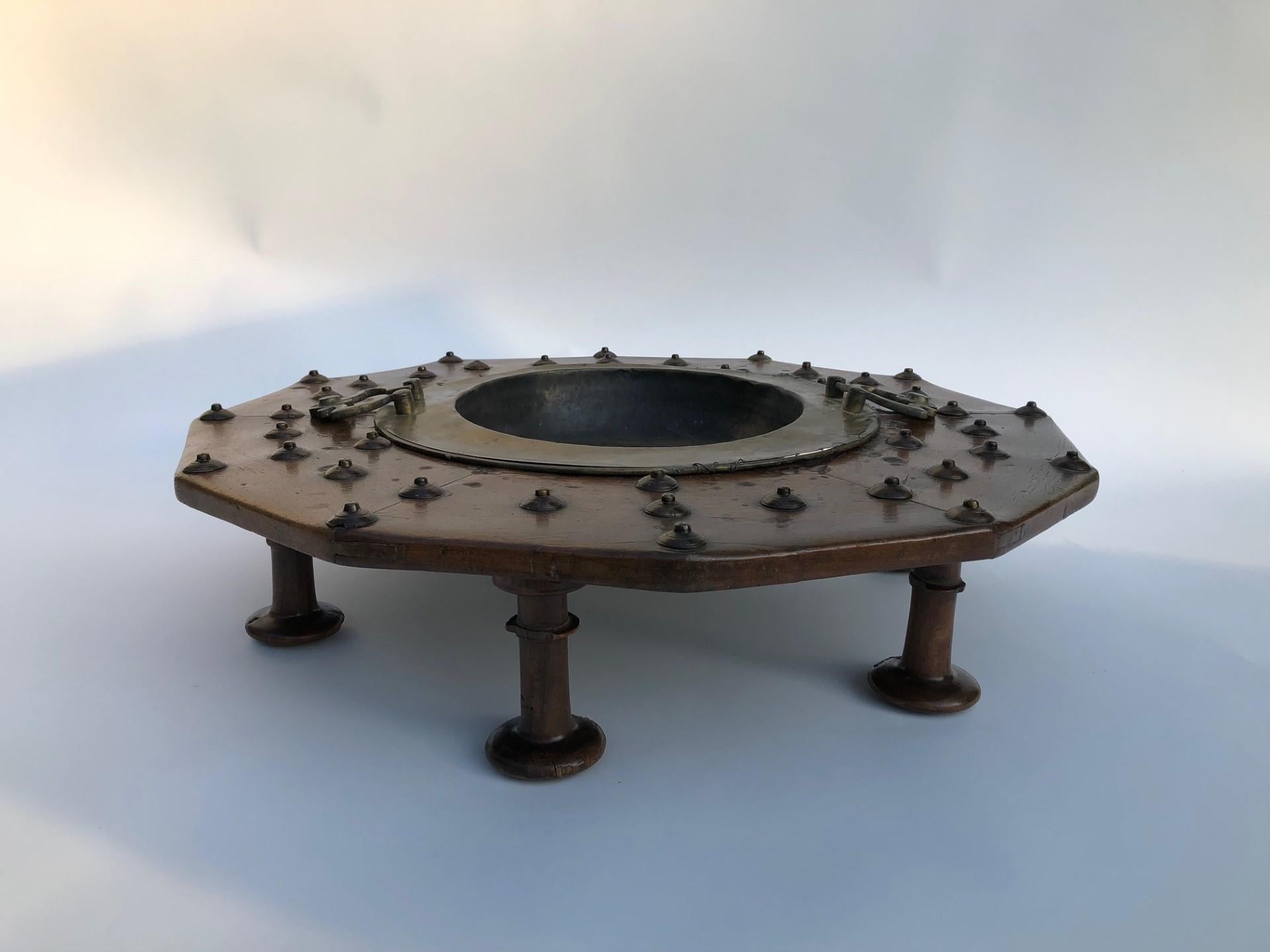 19th Century Walnut Brazier on Turned Legs with Brass Mounts & Central Pan For Sale 2