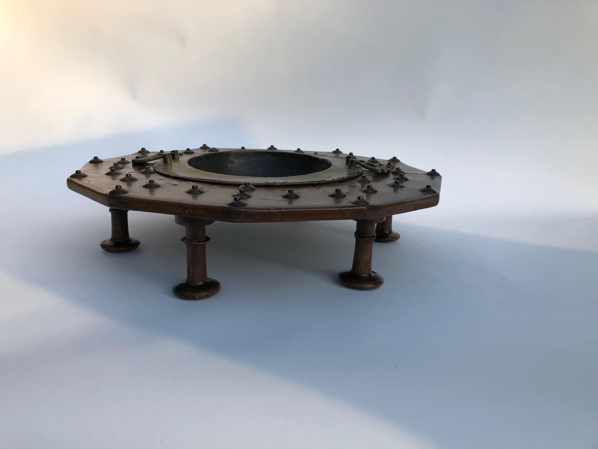 19th Century Walnut Brazier on Turned Legs with Brass Mounts & Central Pan For Sale 3