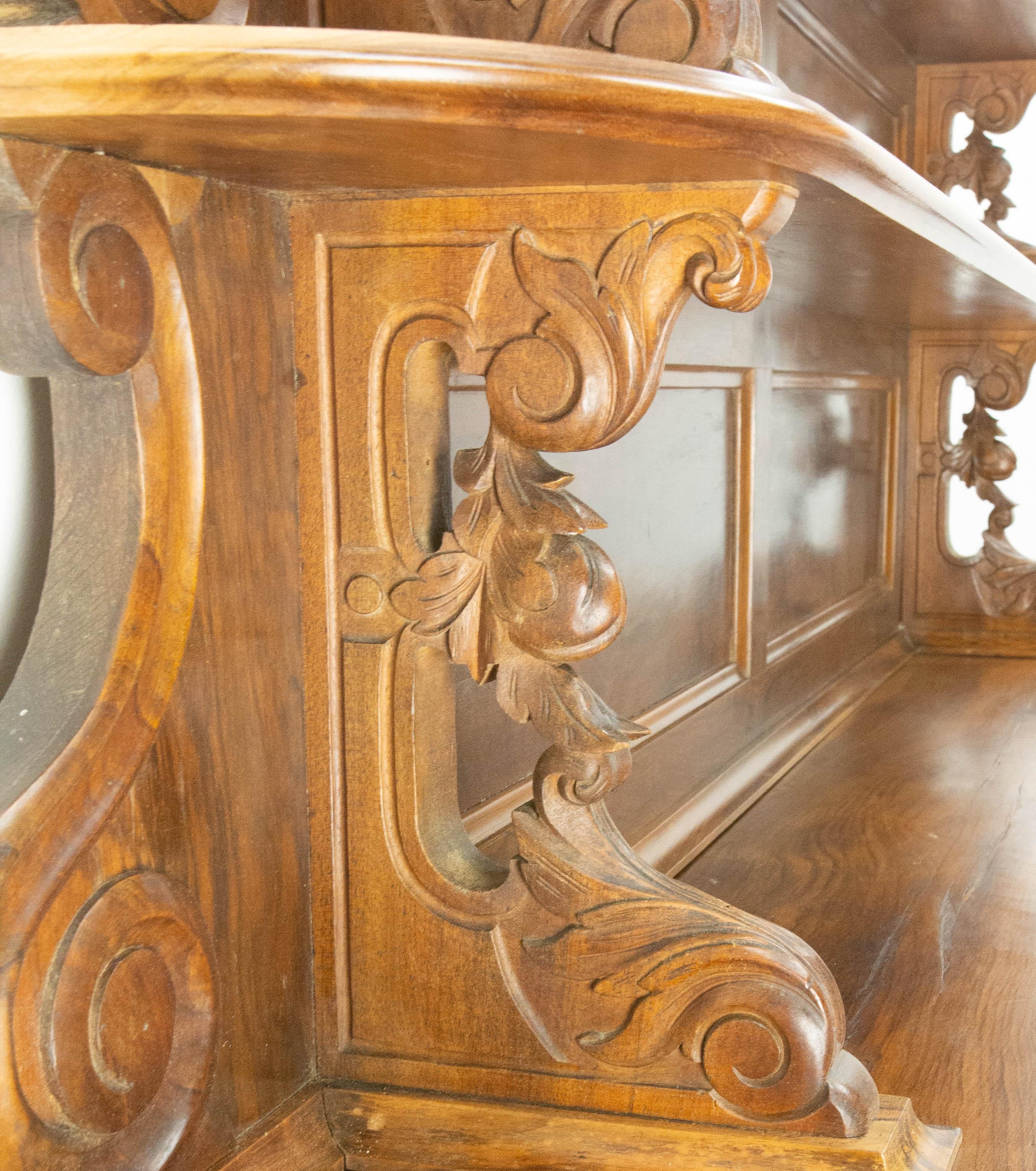 Buffet de nogal del siglo XIX Louis Philippe Deux-Corps, Francia en venta 5