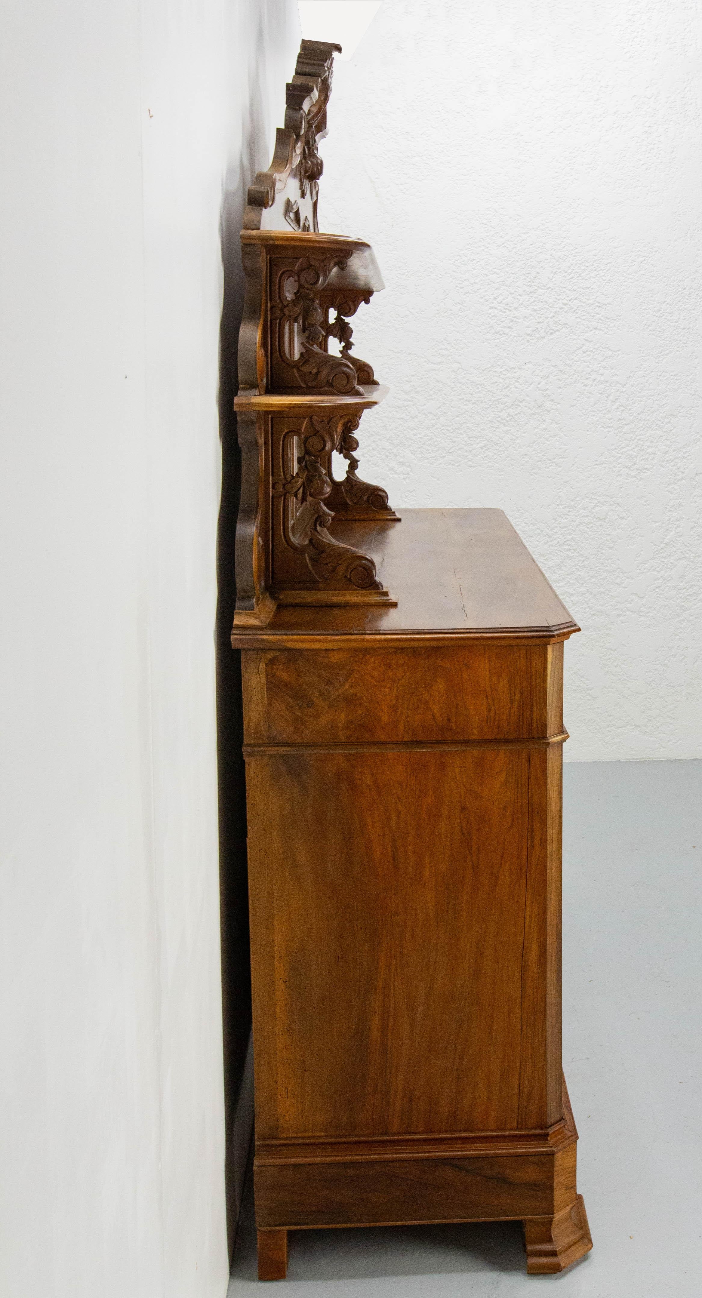 19th Century Walnut Buffet Louis Philippe Deux-Corps, France In Good Condition For Sale In Labrit, Landes