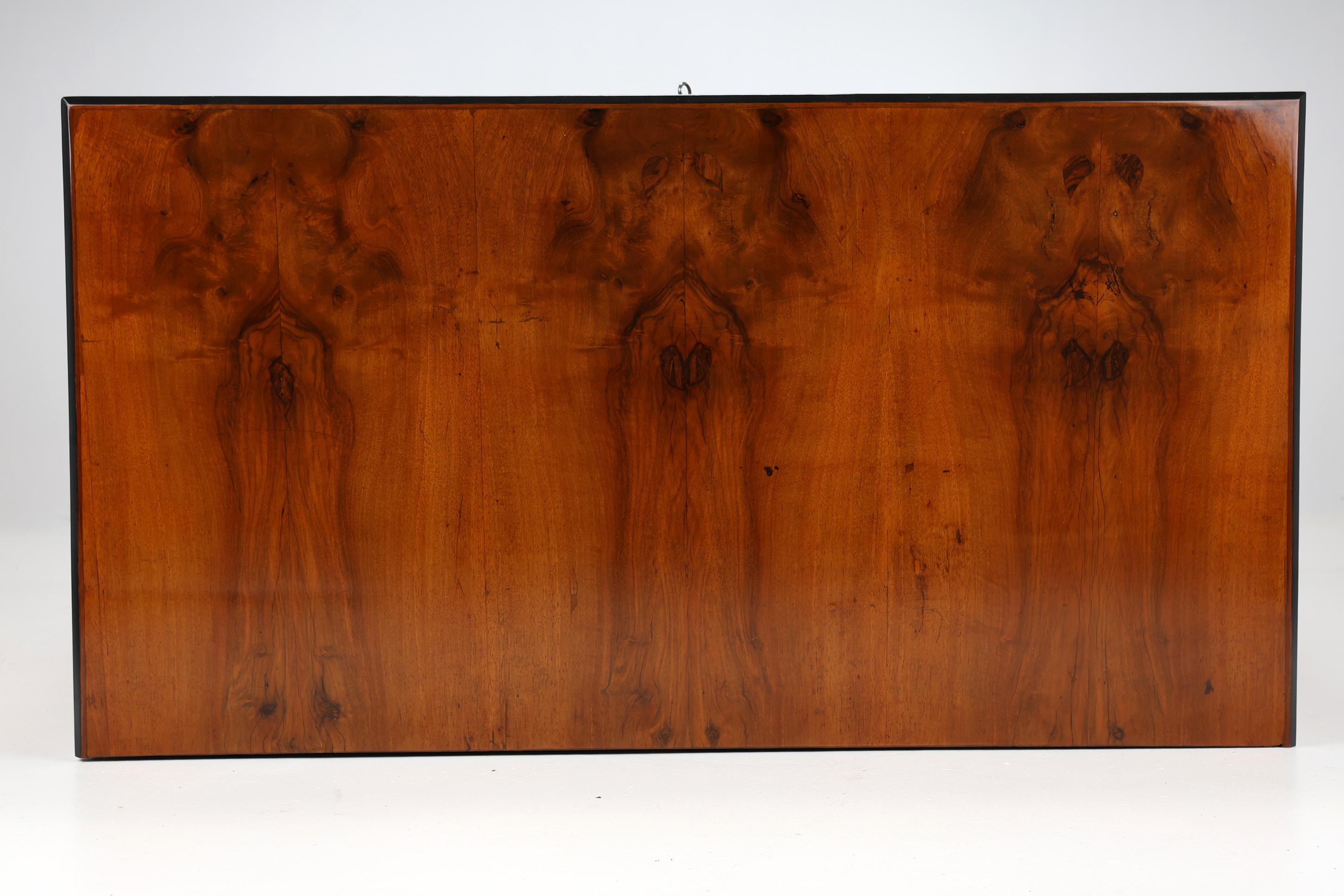 Kommode aus Nussbaumholz aus dem 19. (Biedermeier) im Angebot