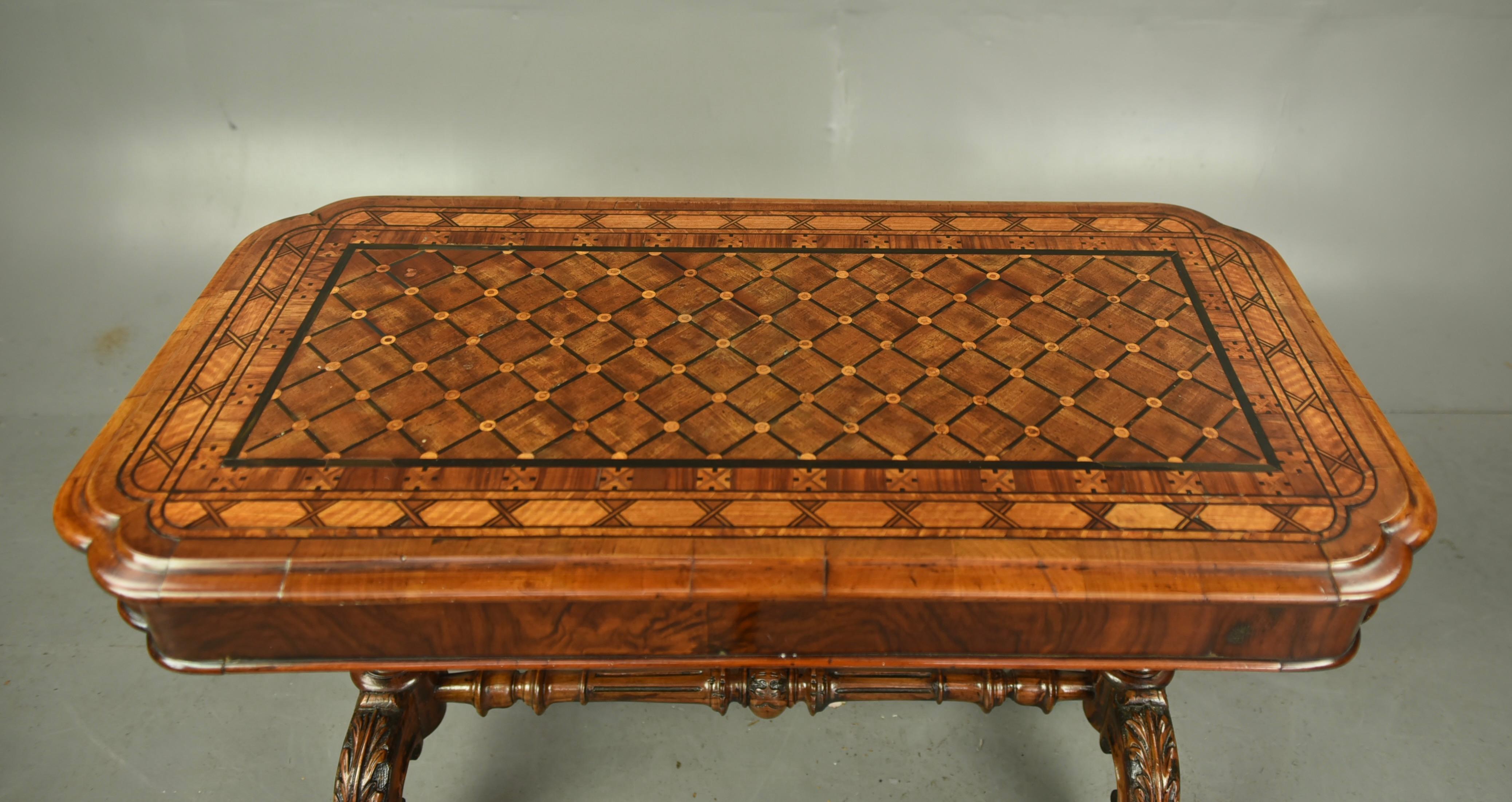 Victorian 19th century walnut coffee table For Sale