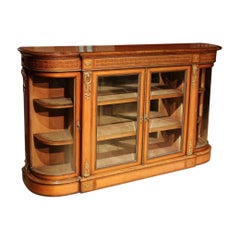 Credenza in noce del XIX secolo