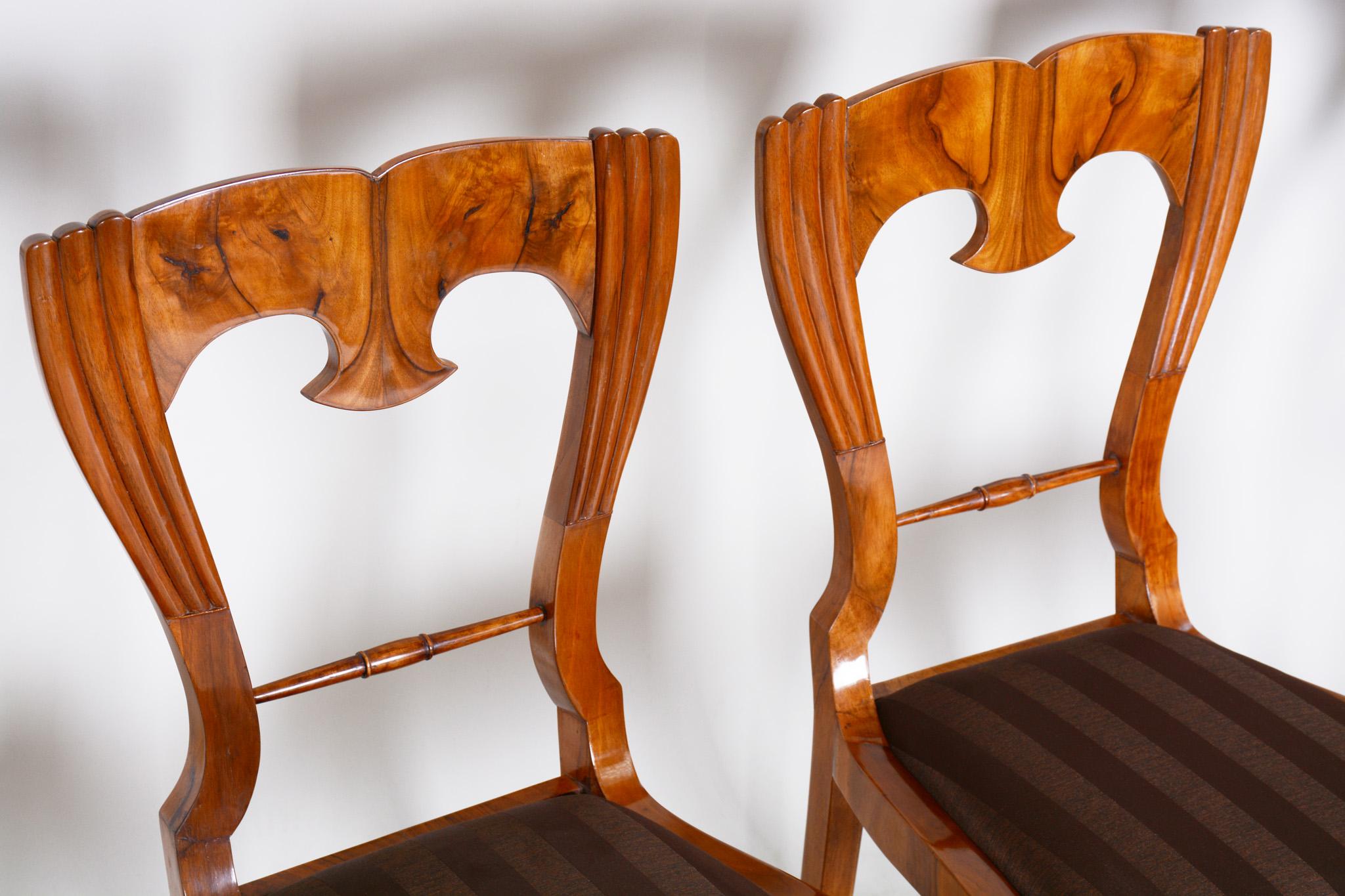 Shipping to any US port only for $290 USD

Set of Biedermeier chairs, four pieces.
Completely restored, new fabric and upholstery included.
Source: Czechia (Bohemia)
Period: 18340-1849
Shellac-polish.

We guarantee safe a the cheapest air transport
