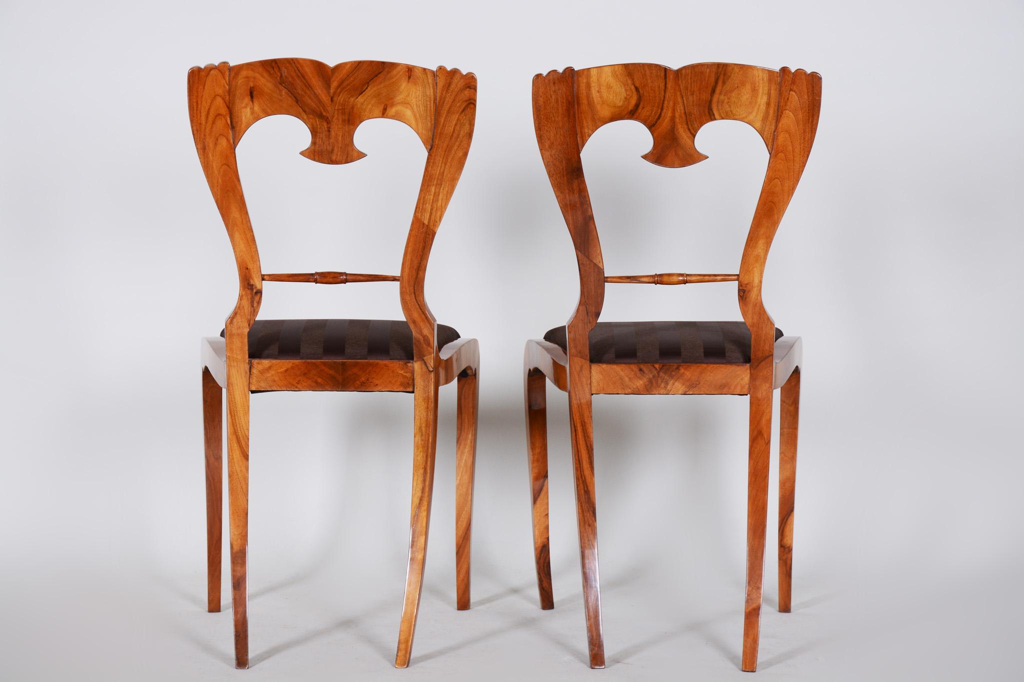 Mid-19th Century 19th Century Walnut Czech Biedermeier Chairs Set of 4 Pieces, 1840-1849 For Sale