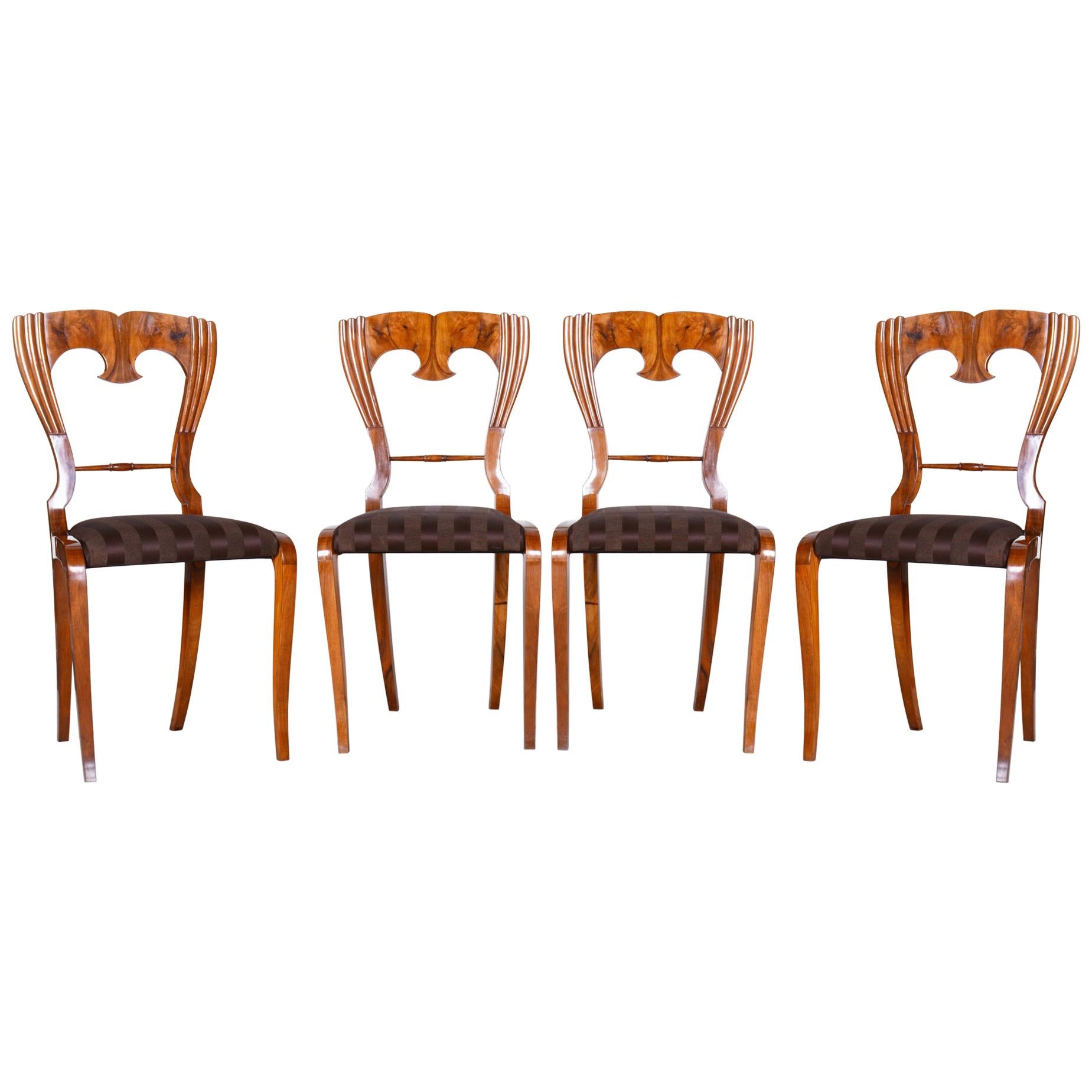 19th Century Walnut Czech Biedermeier Chairs Set of 4 Pieces, 1840-1849 For Sale