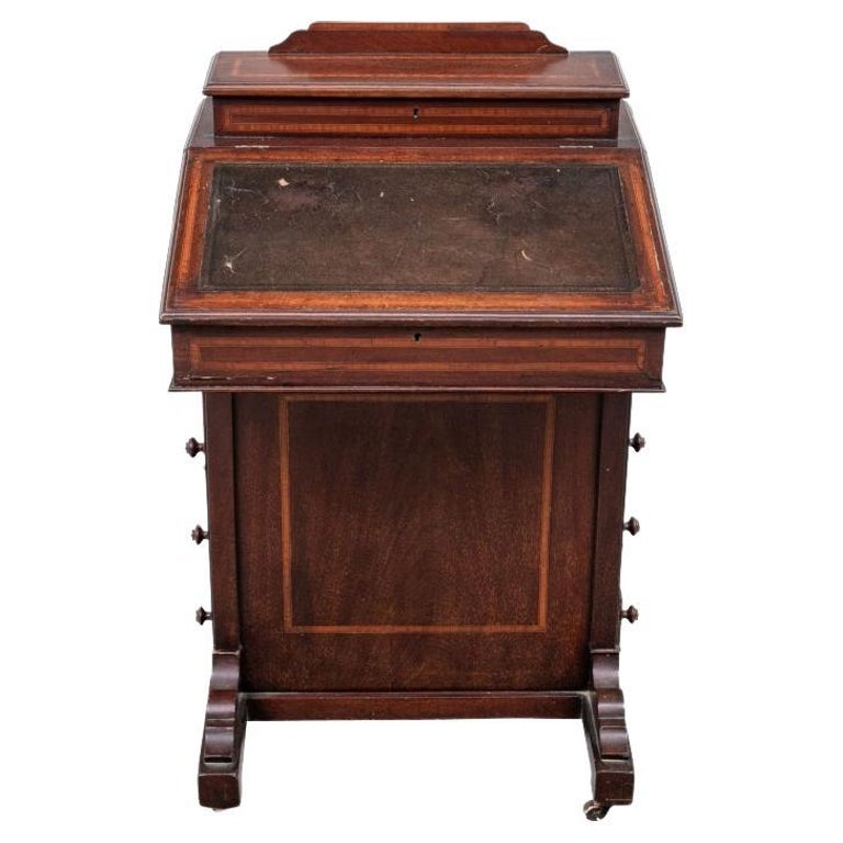 19th Century Walnut Davenport or Ship Captain's Desk For Sale at 1stDibs