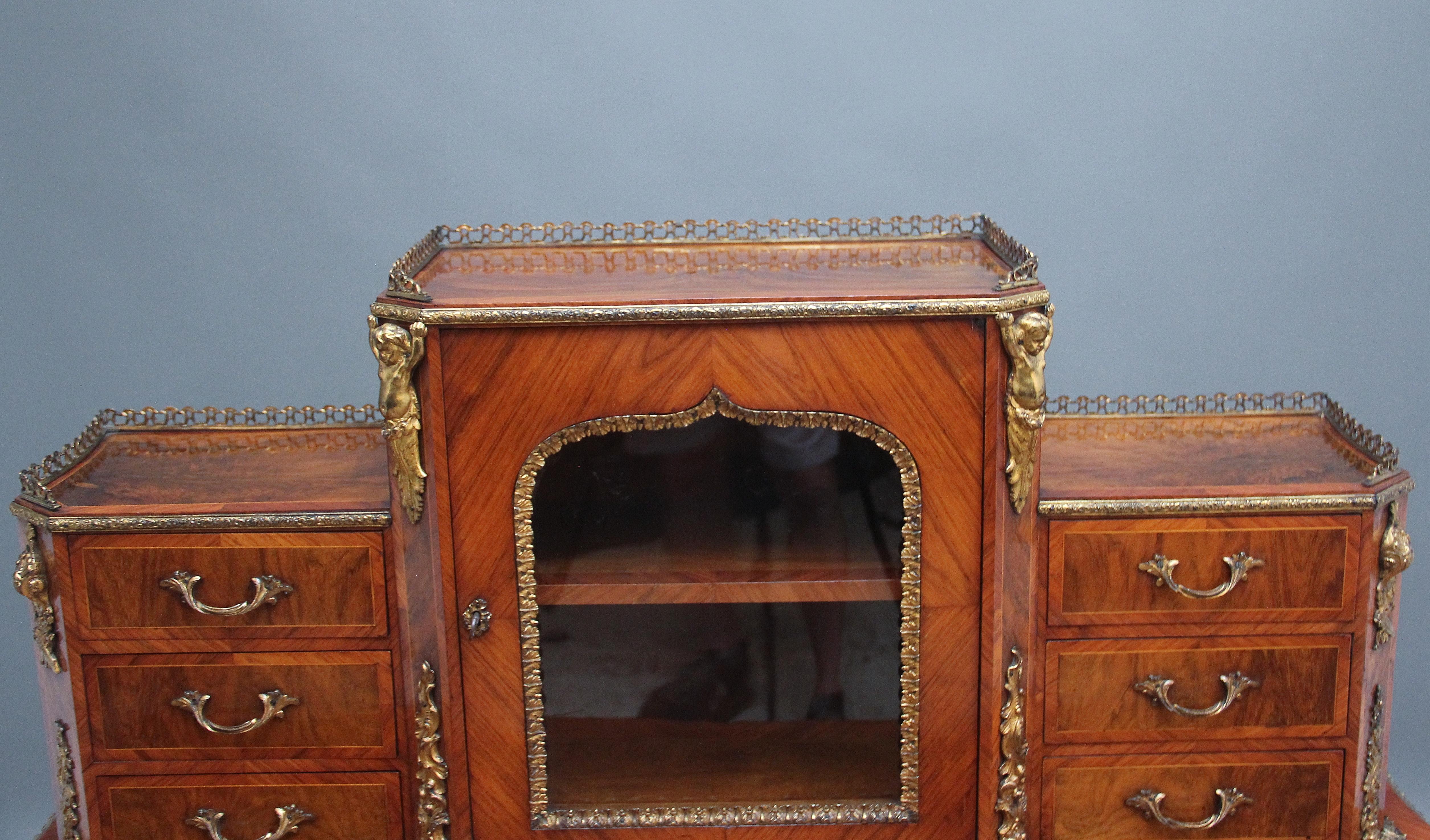 19th Century walnut desk by Gillows For Sale 10