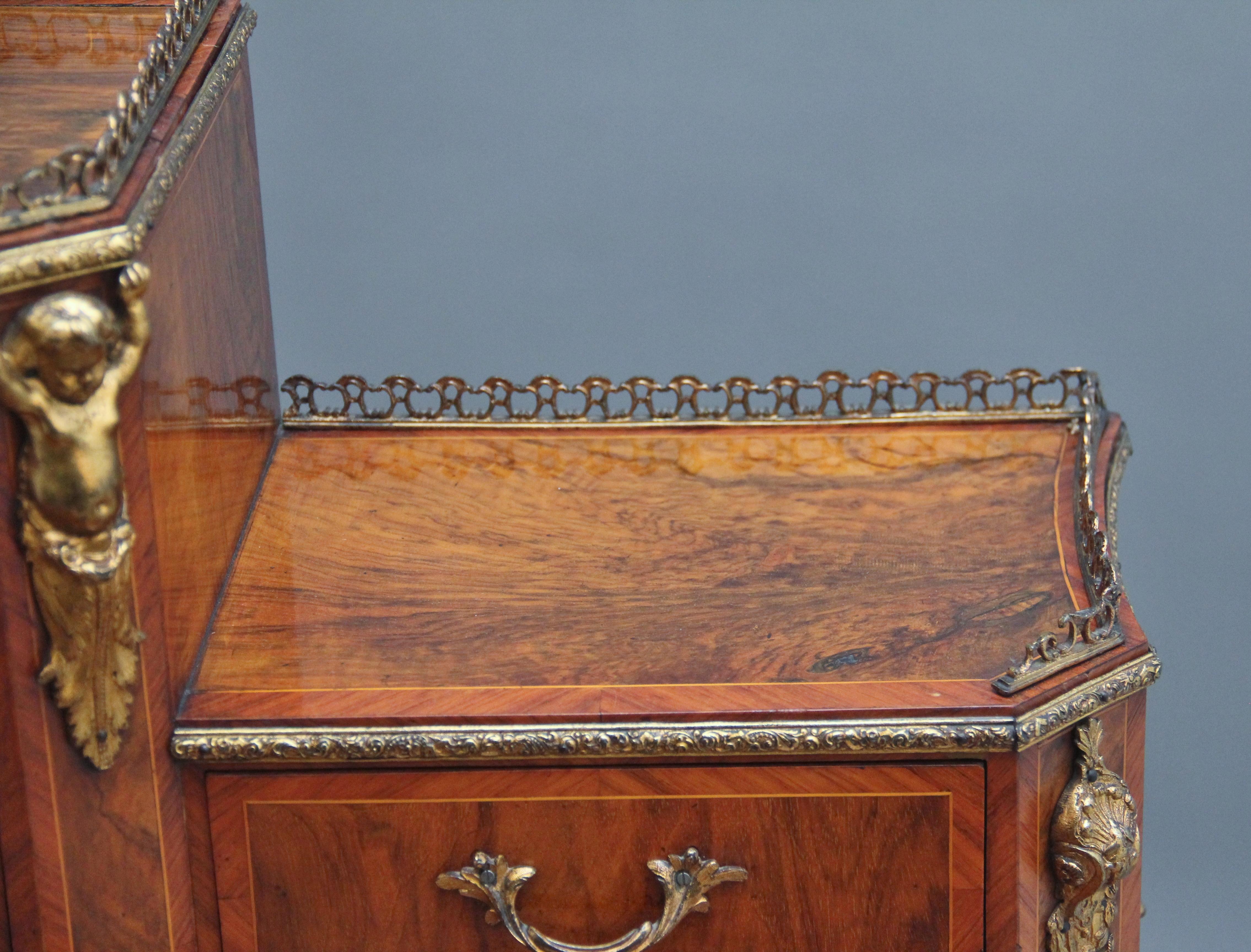 19th Century walnut desk by Gillows For Sale 13