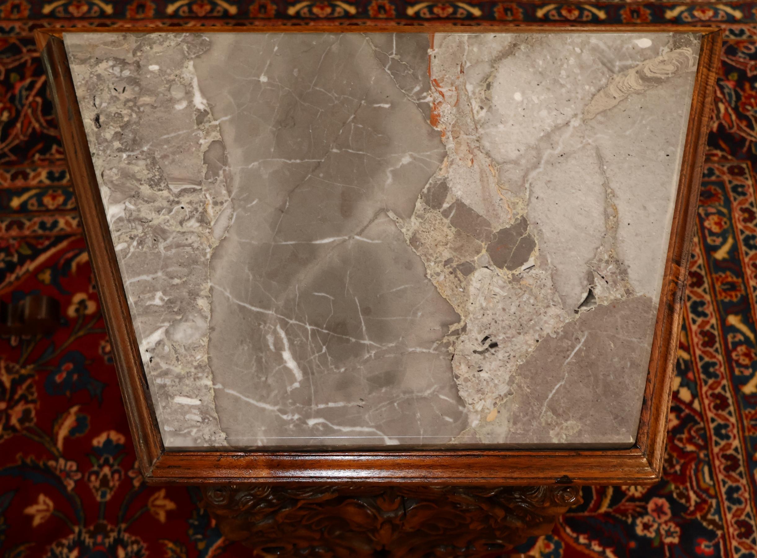 19th Century Walnut Figural Renaissance Revival Italian Marble Top End Tables en vente 3