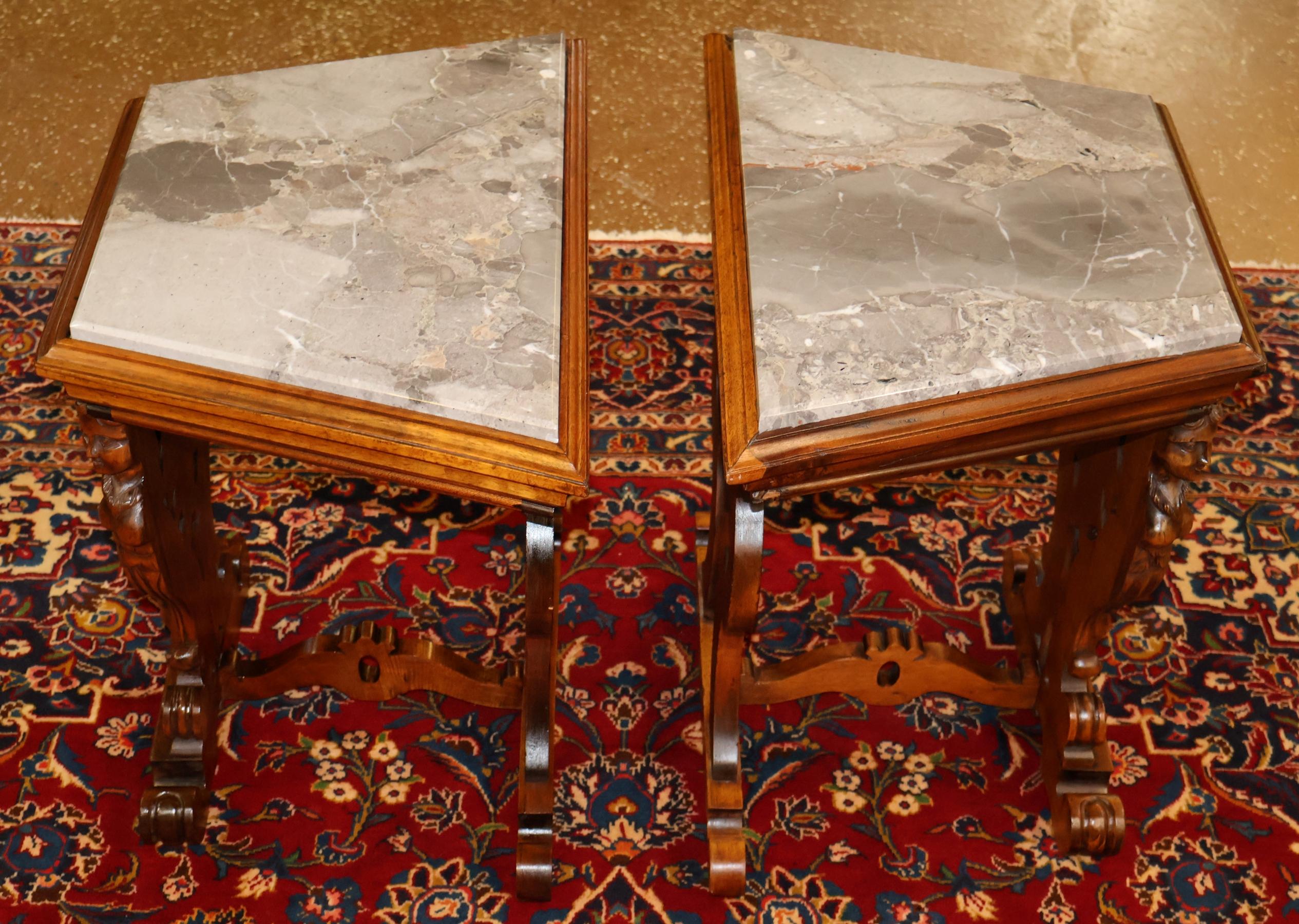 Noyer 19th Century Walnut Figural Renaissance Revival Italian Marble Top End Tables en vente