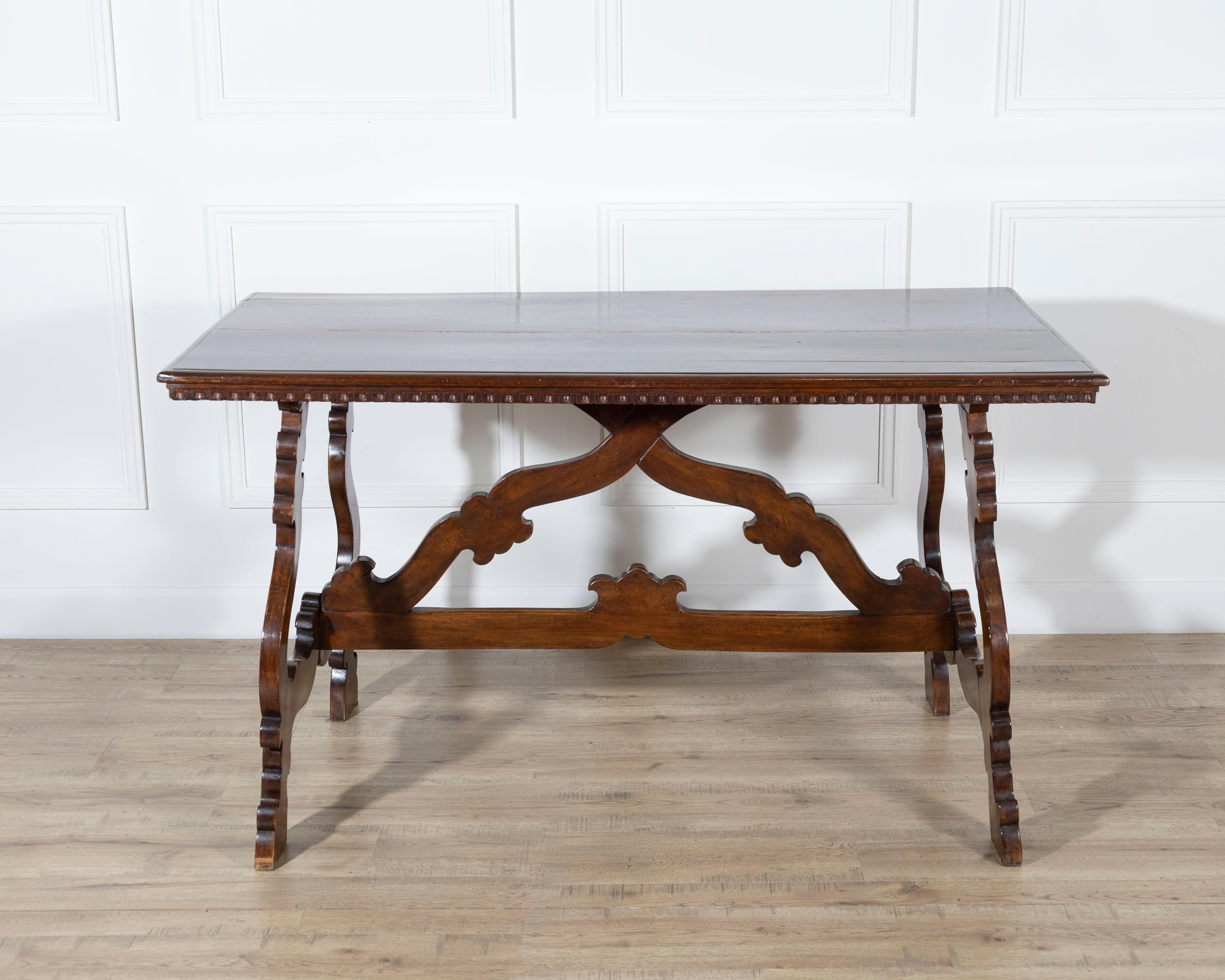 The 19th-century walnut fratino table perfectly blends sophistication and practicality. This magnificent piece is ideal for those seeking a bold statement in any interior—classic or contemporary.
Premium materials and craftsmanship
Made from solid