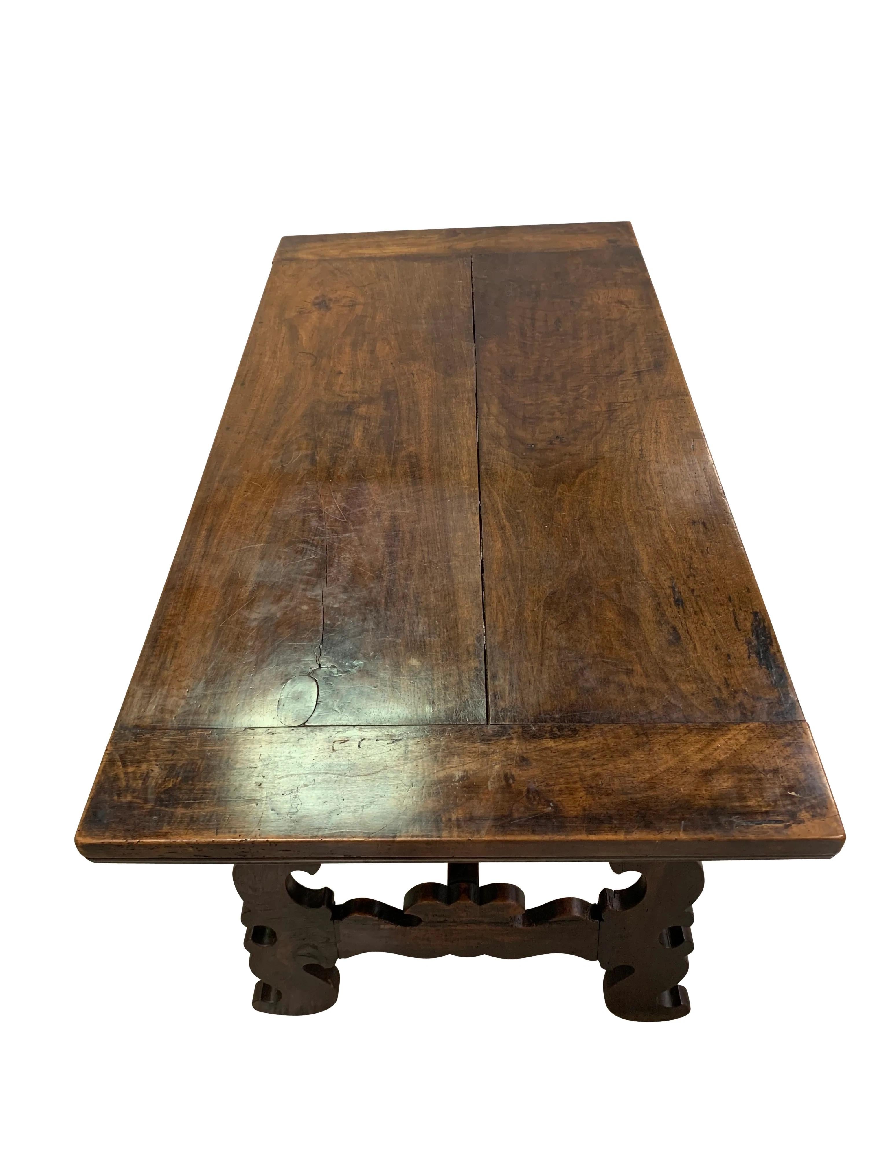 Baroque 19th Century Walnut Fratino Table