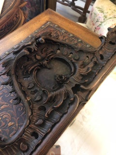 Miroir en noyer sculpté à la main du 19ème siècle par Nicolas Pineau
