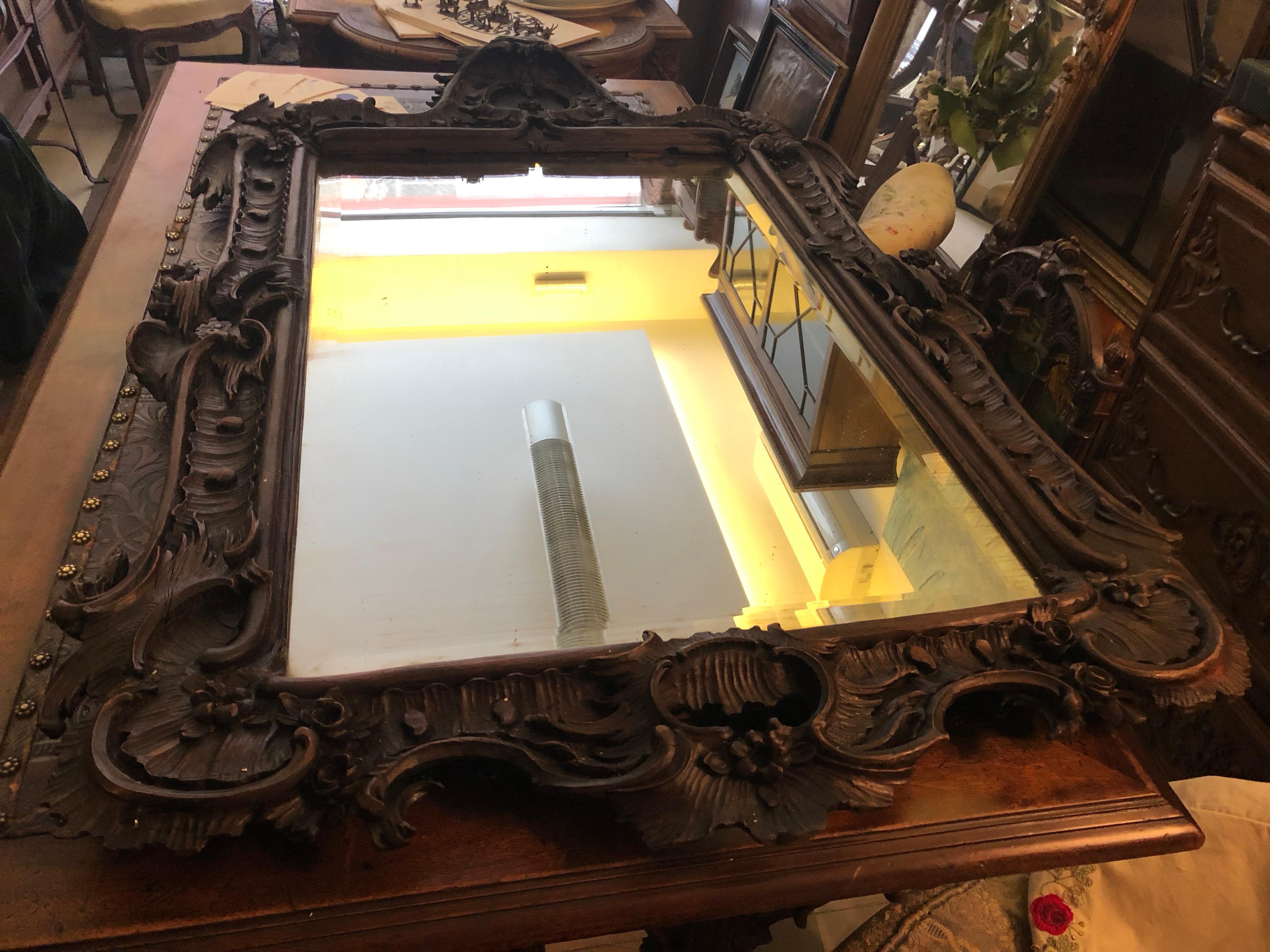 19th Century Walnut Hand-Carved Mirror by Nicolas Pineau In Good Condition For Sale In Sofia, BG