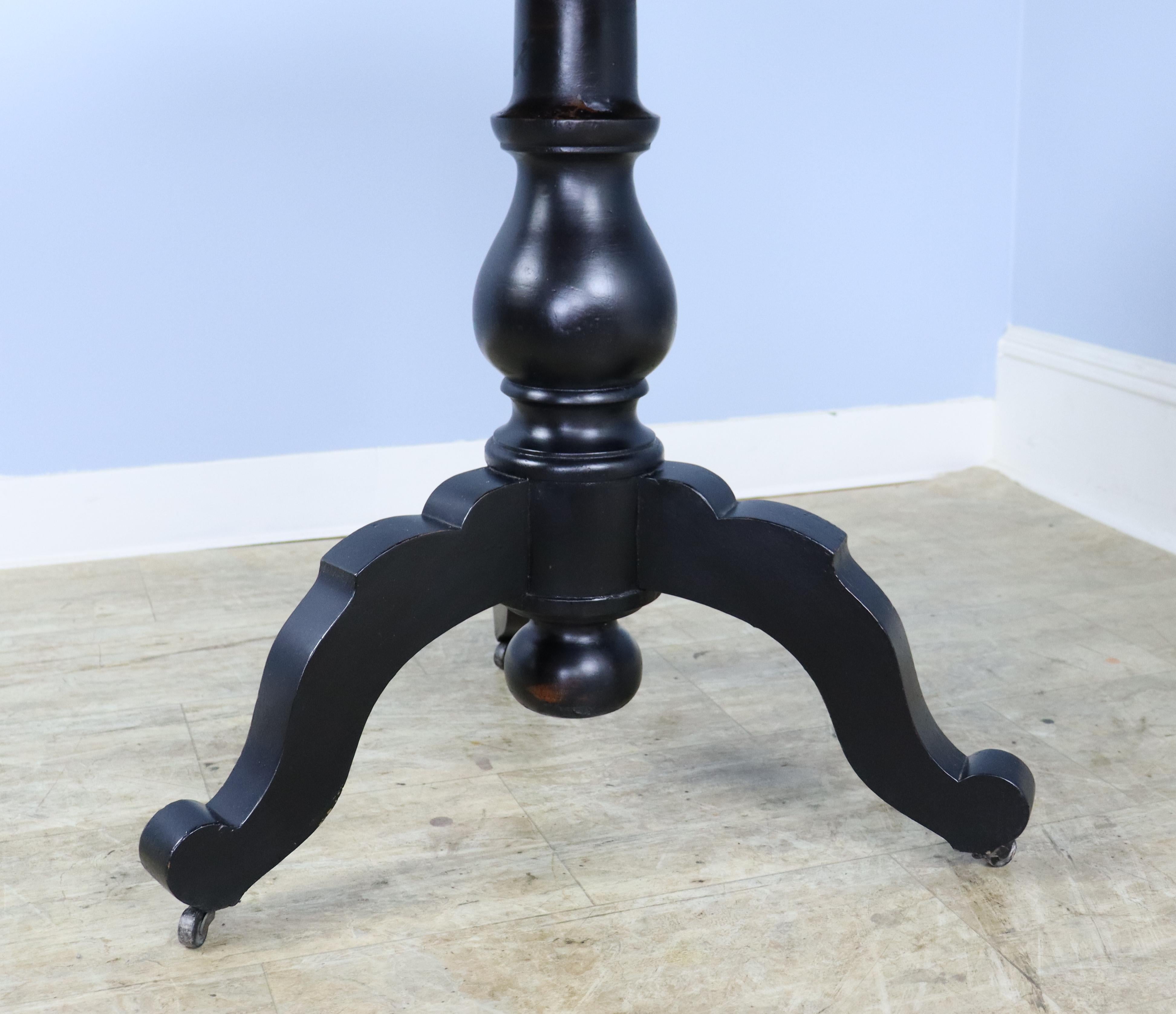 19th Century Walnut Lamp Table For Sale 3