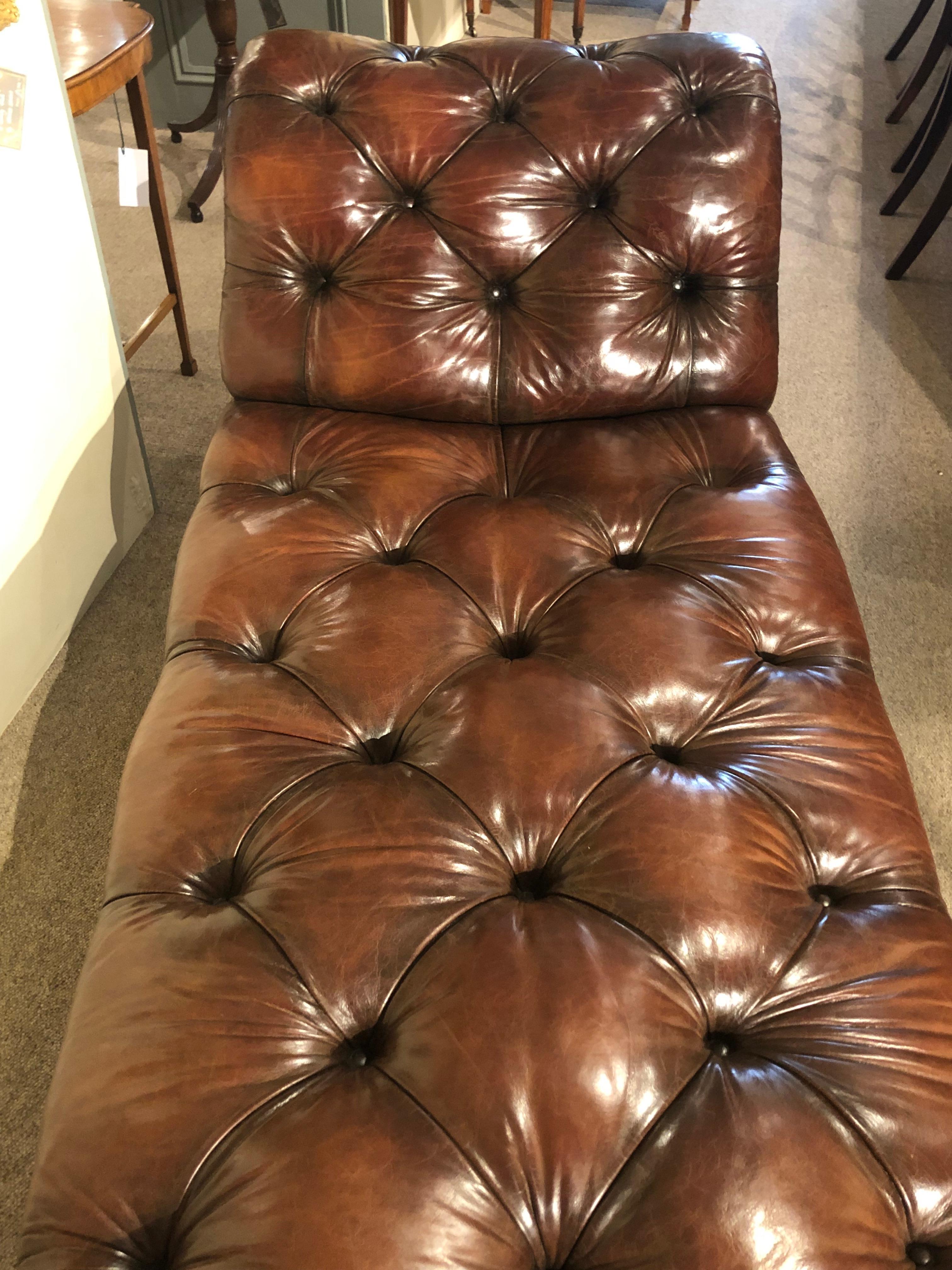 Mid-19th Century 19th Century Walnut Leather Chaise Longue