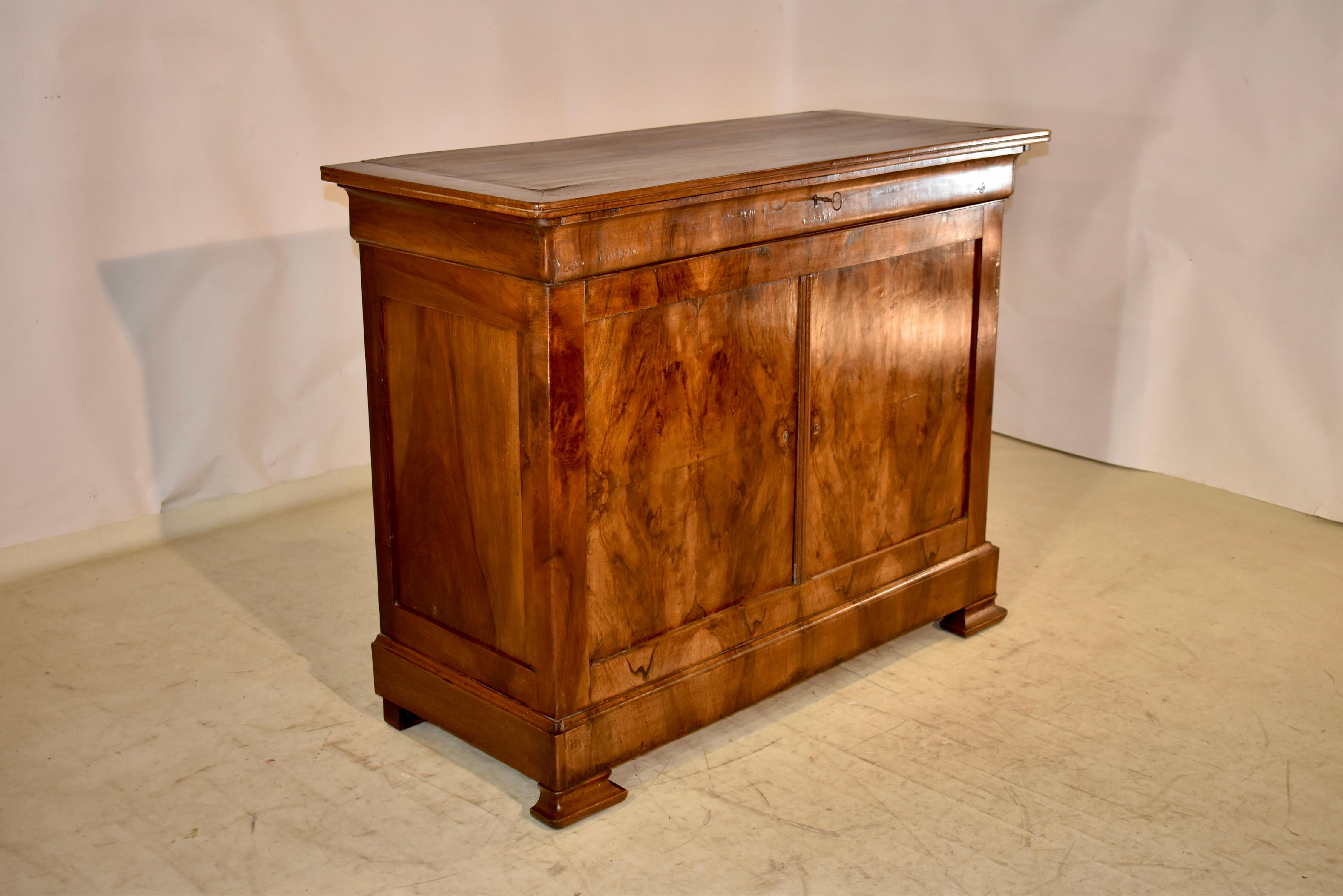 19th Century Walnut Louis Philippe Buffet In Good Condition For Sale In High Point, NC