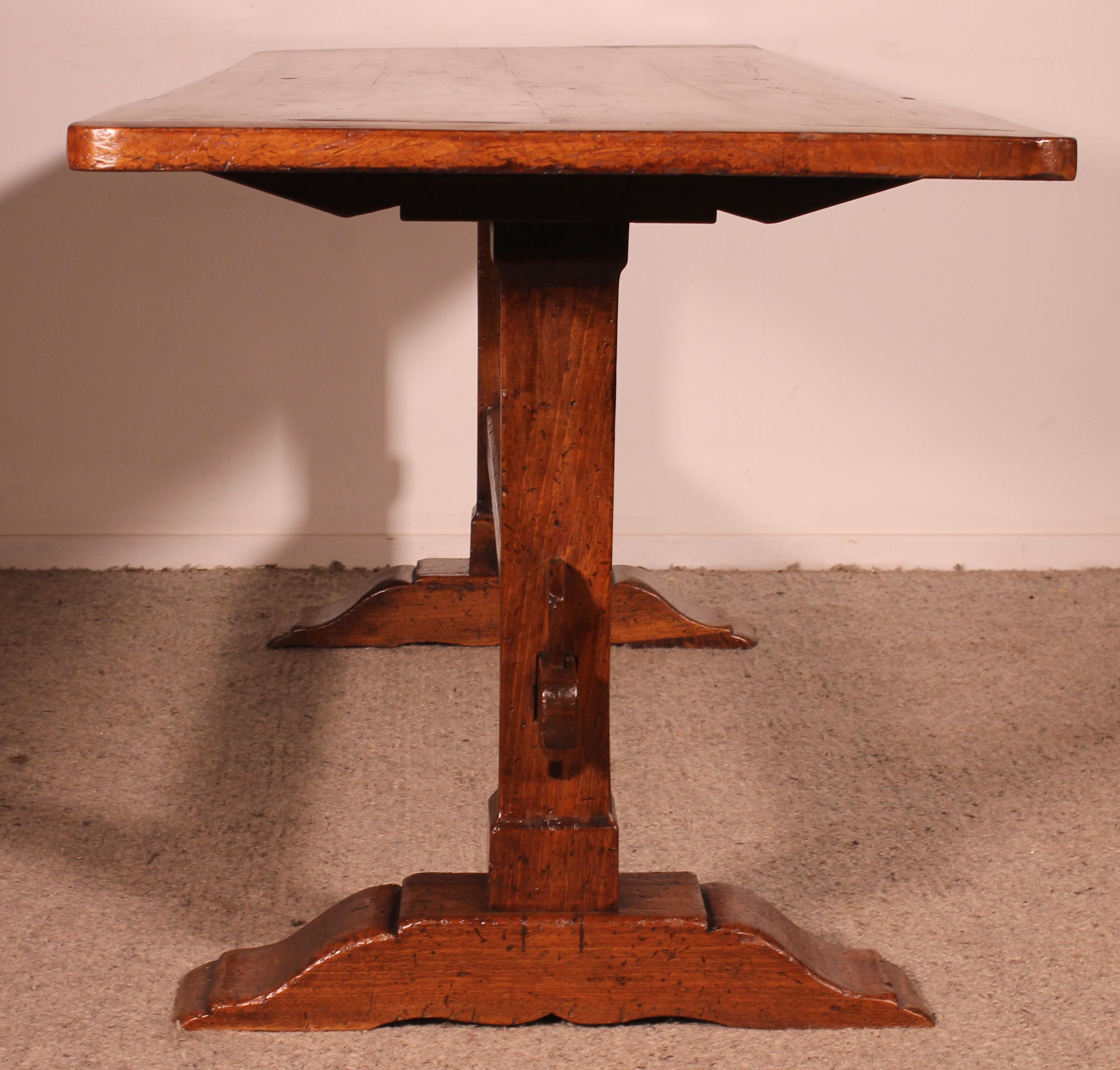19th Century Walnut Monastery Table For Sale 1