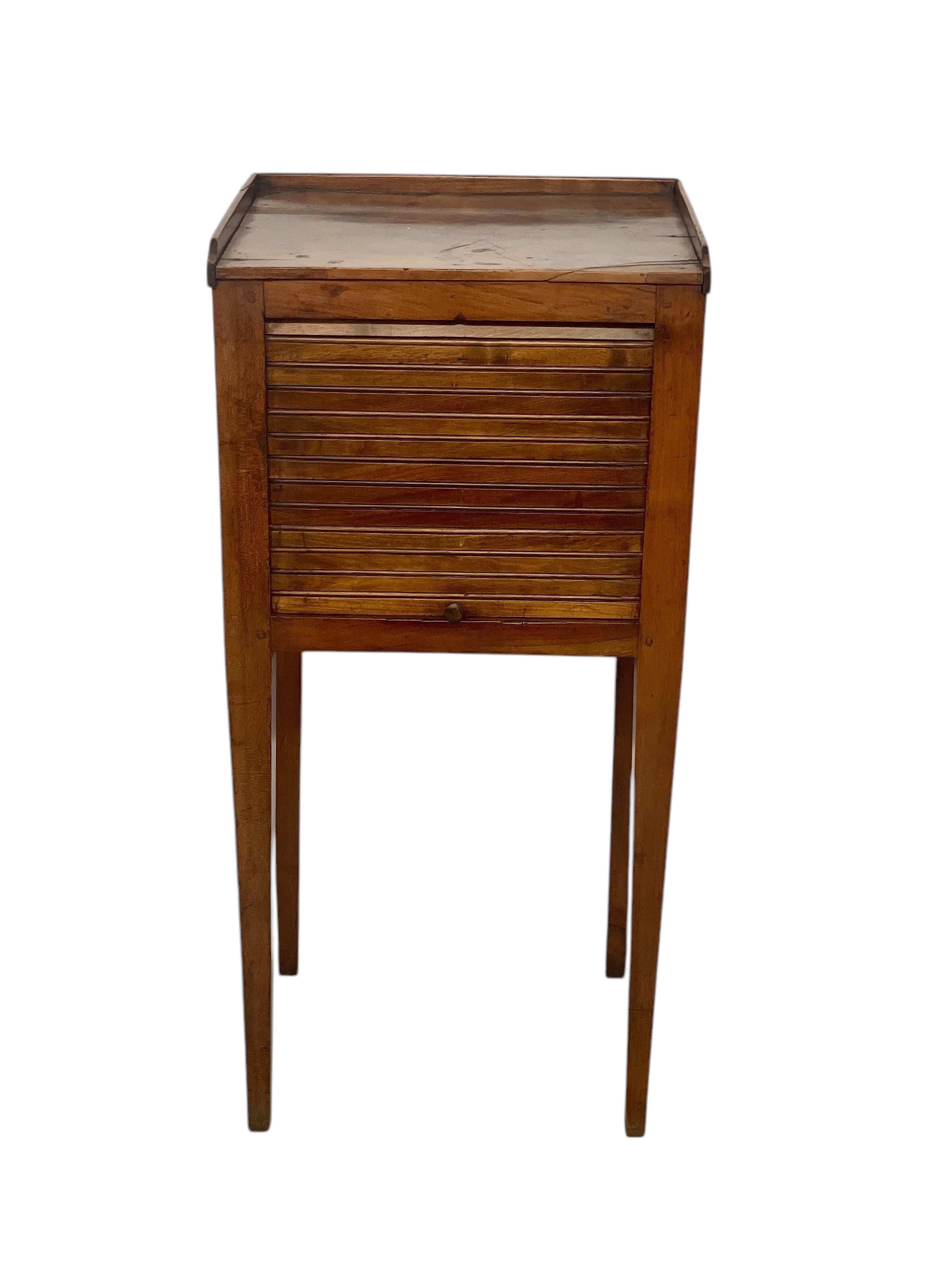 19th Century Louis XVI Walnut Side Table For Sale 7