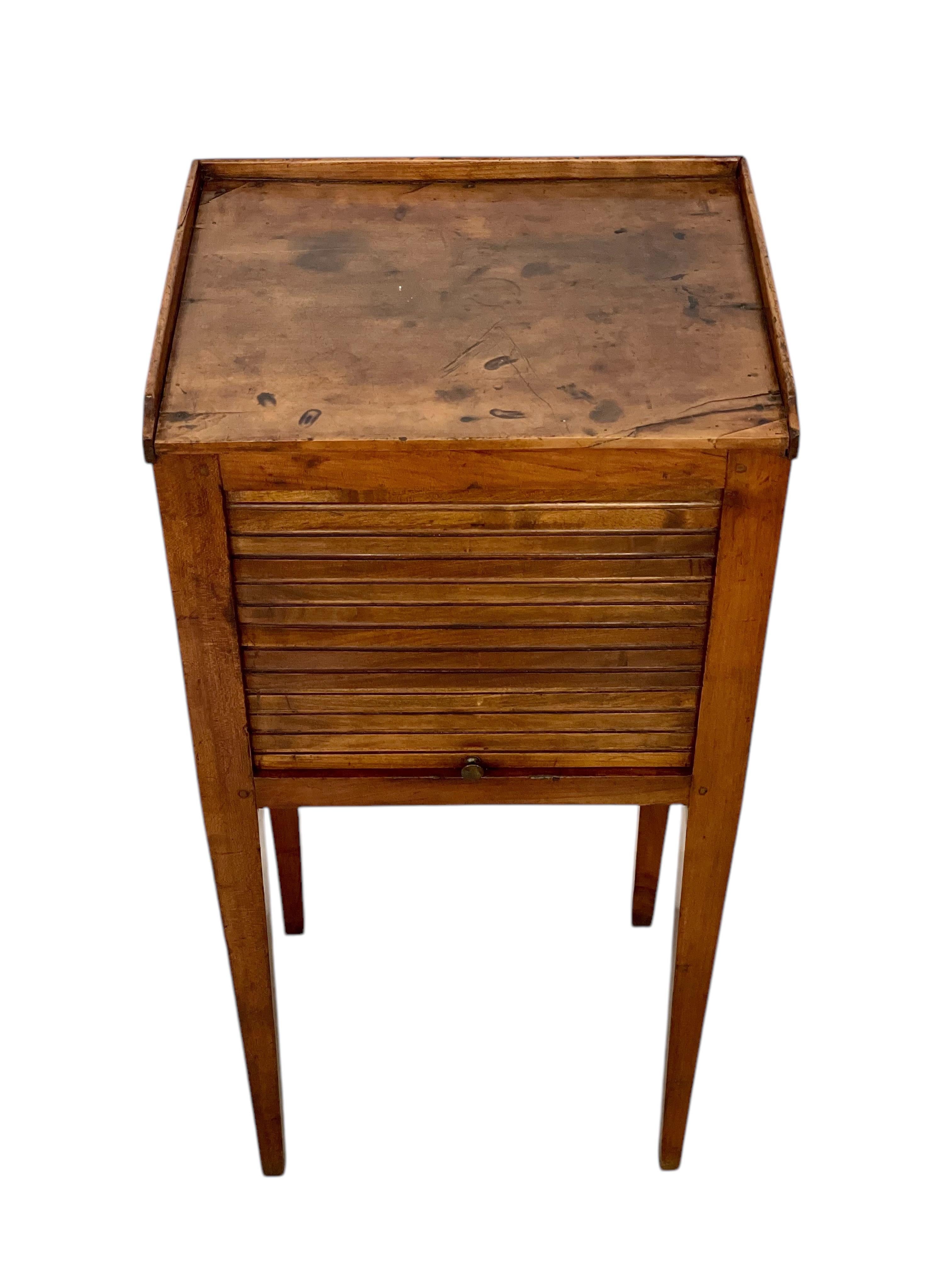 19th Century Louis XVI Walnut Side Table For Sale 10