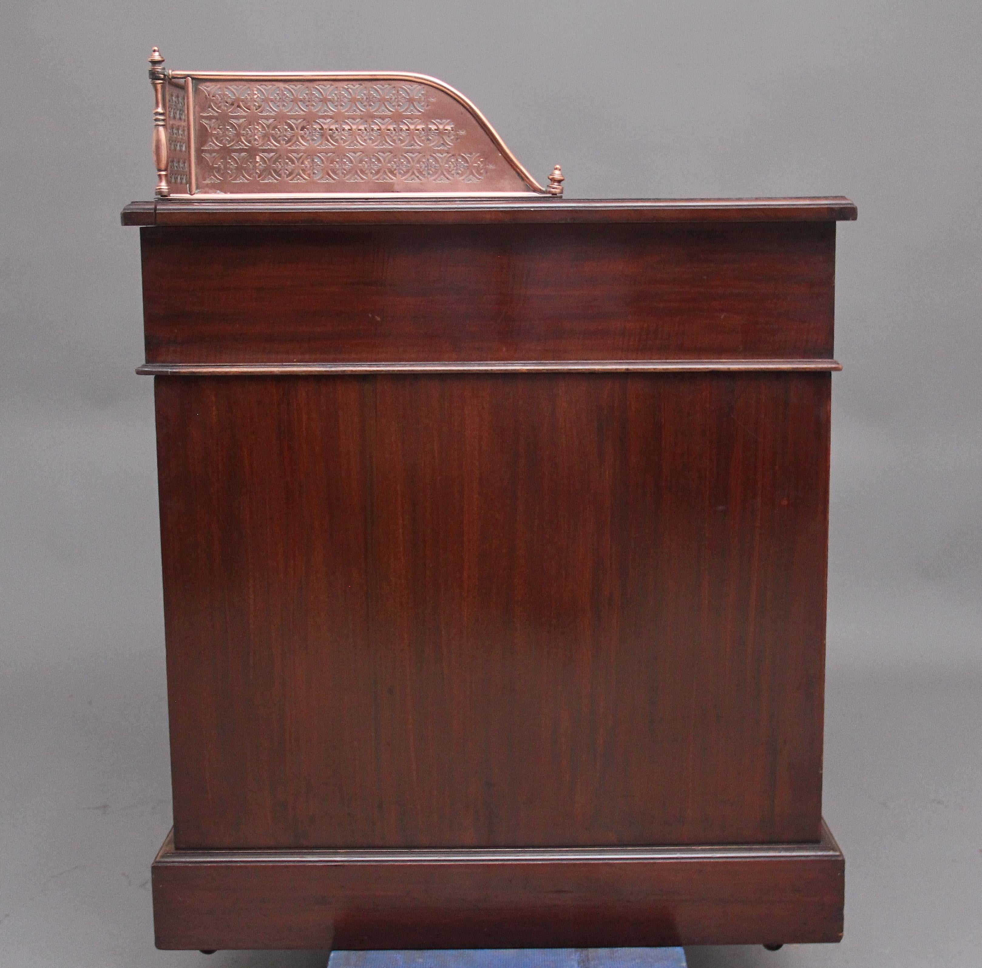 Late 19th Century 19th Century Walnut Pedestal Desk For Sale