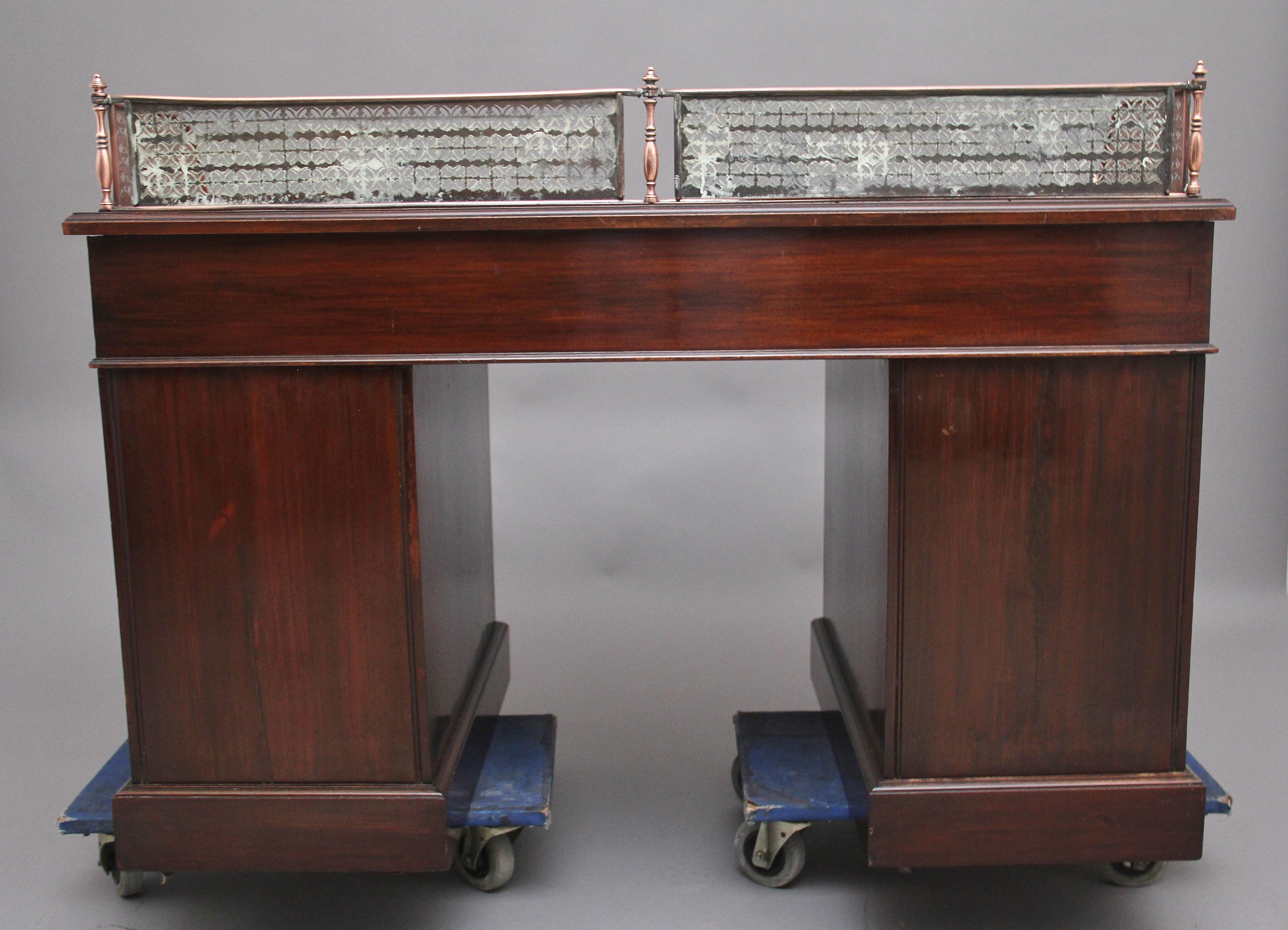 19th Century Walnut Pedestal Desk For Sale 2
