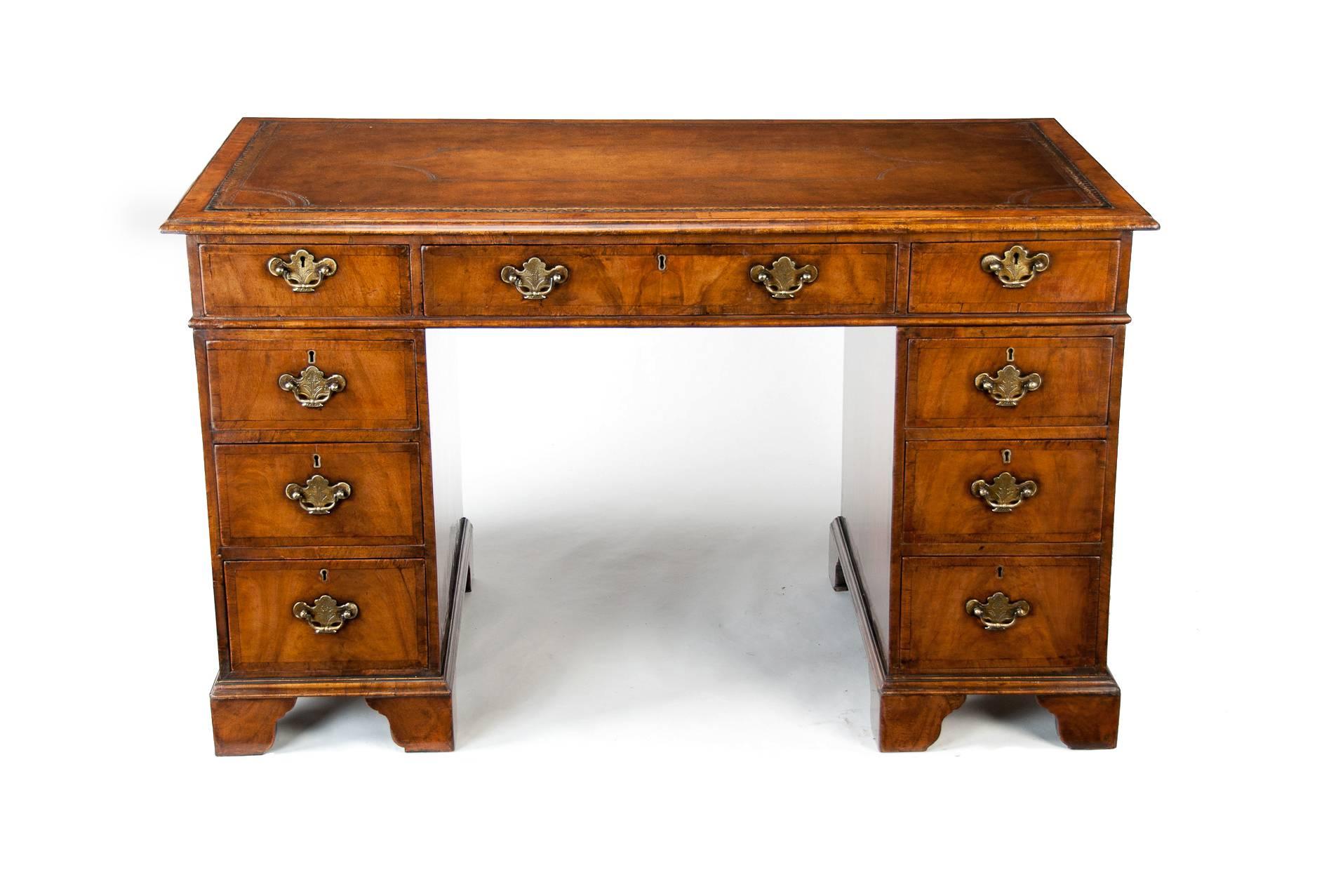 Oak 19th Century Walnut Pedestal Writing Desk