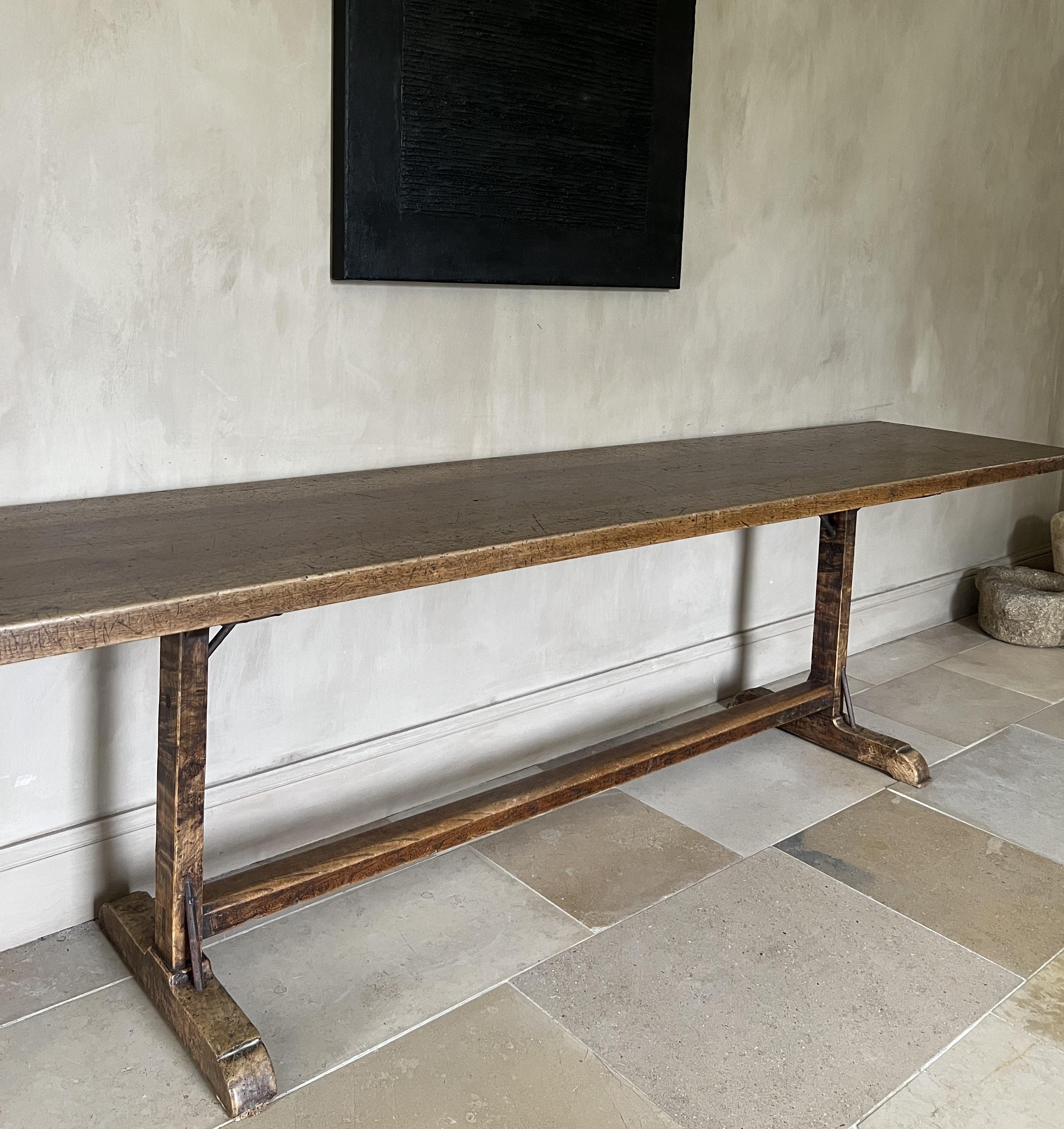19th century Walnut Refectory Console Table In Good Condition In Vosselaar, BE