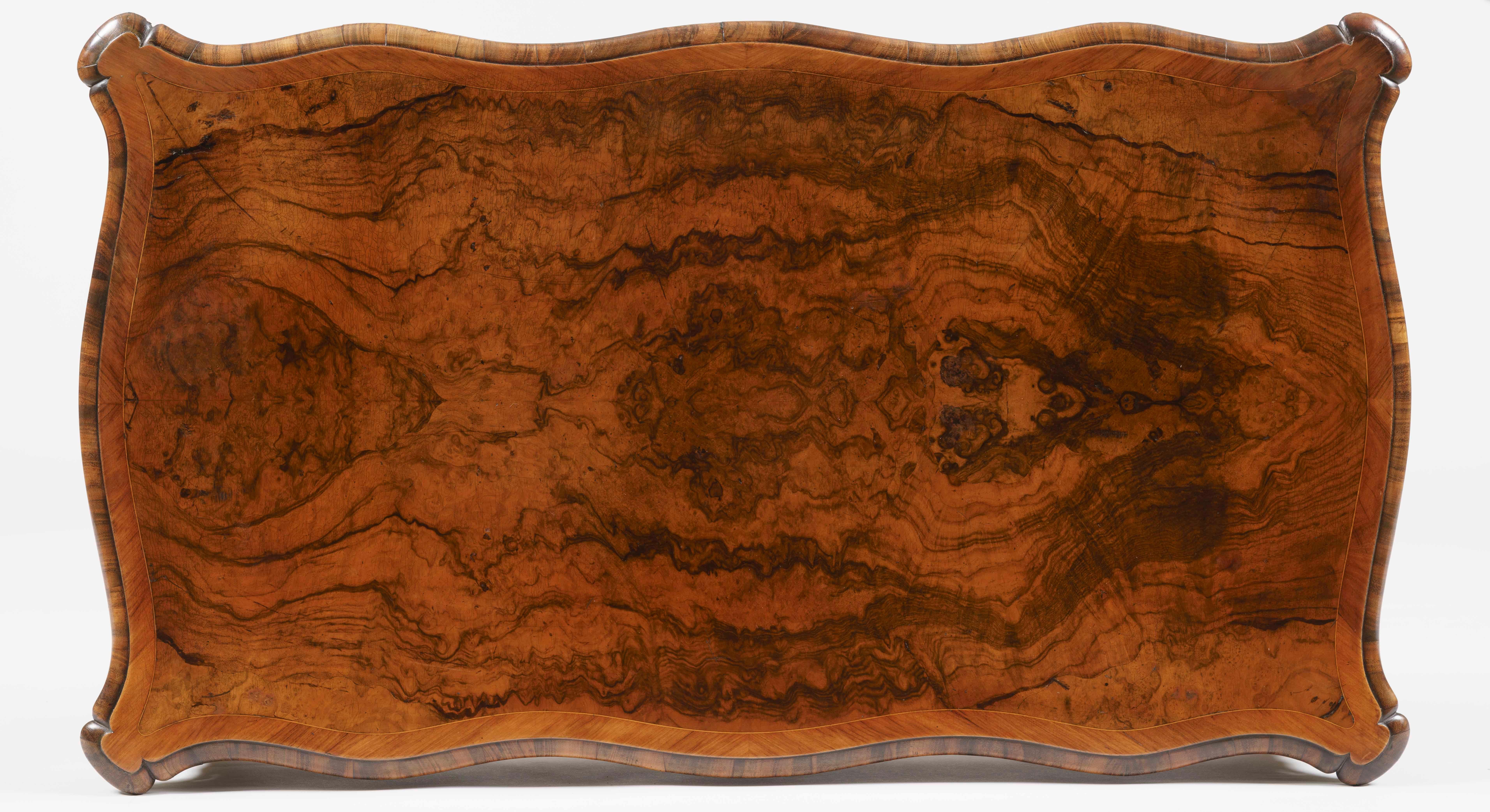 19. Jahrhundert Walnussholz Serpentinen-Kartentisch, Gillows fest zugeschrieben (Englisch) im Angebot