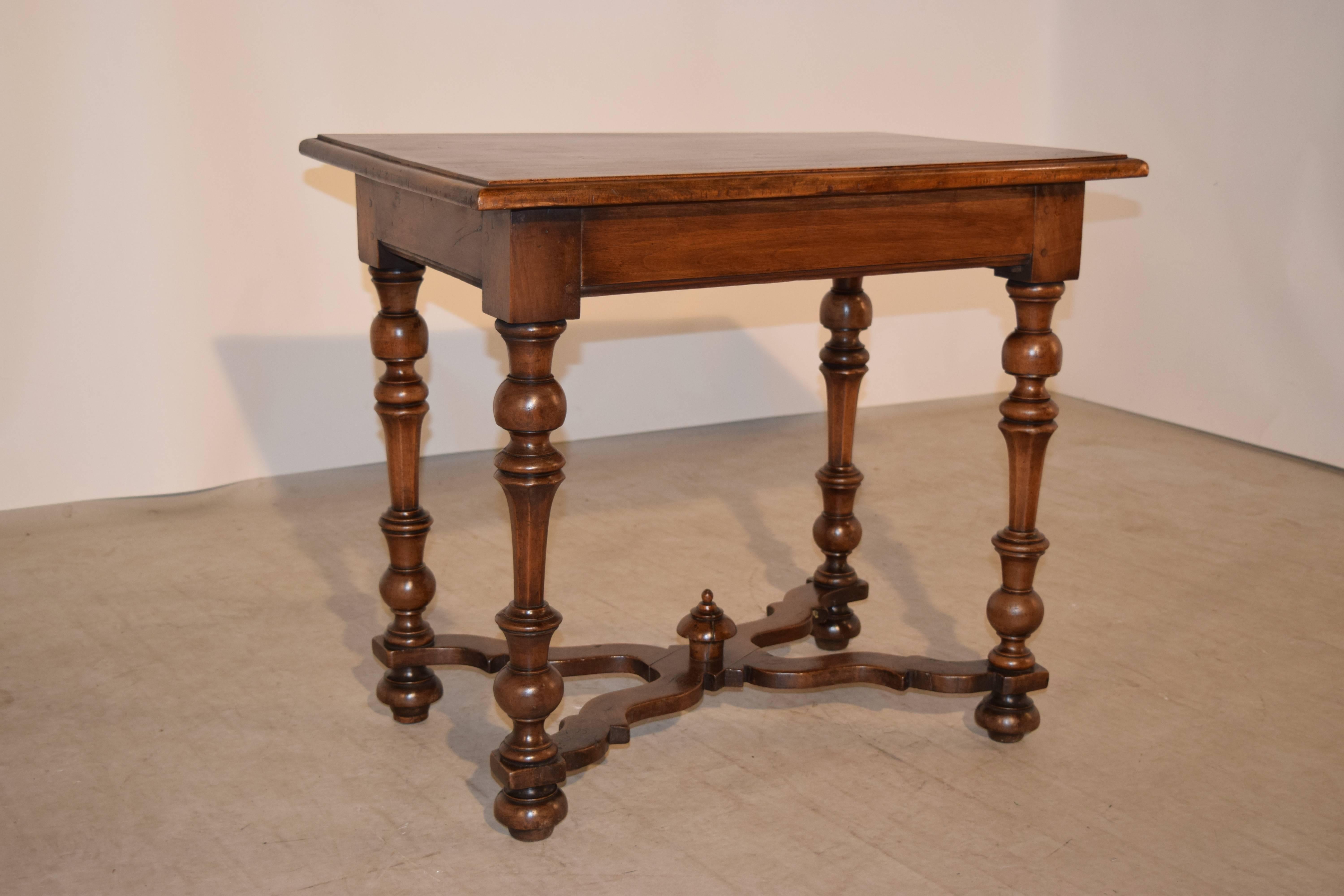 19th Century Walnut Side Table In Good Condition In High Point, NC