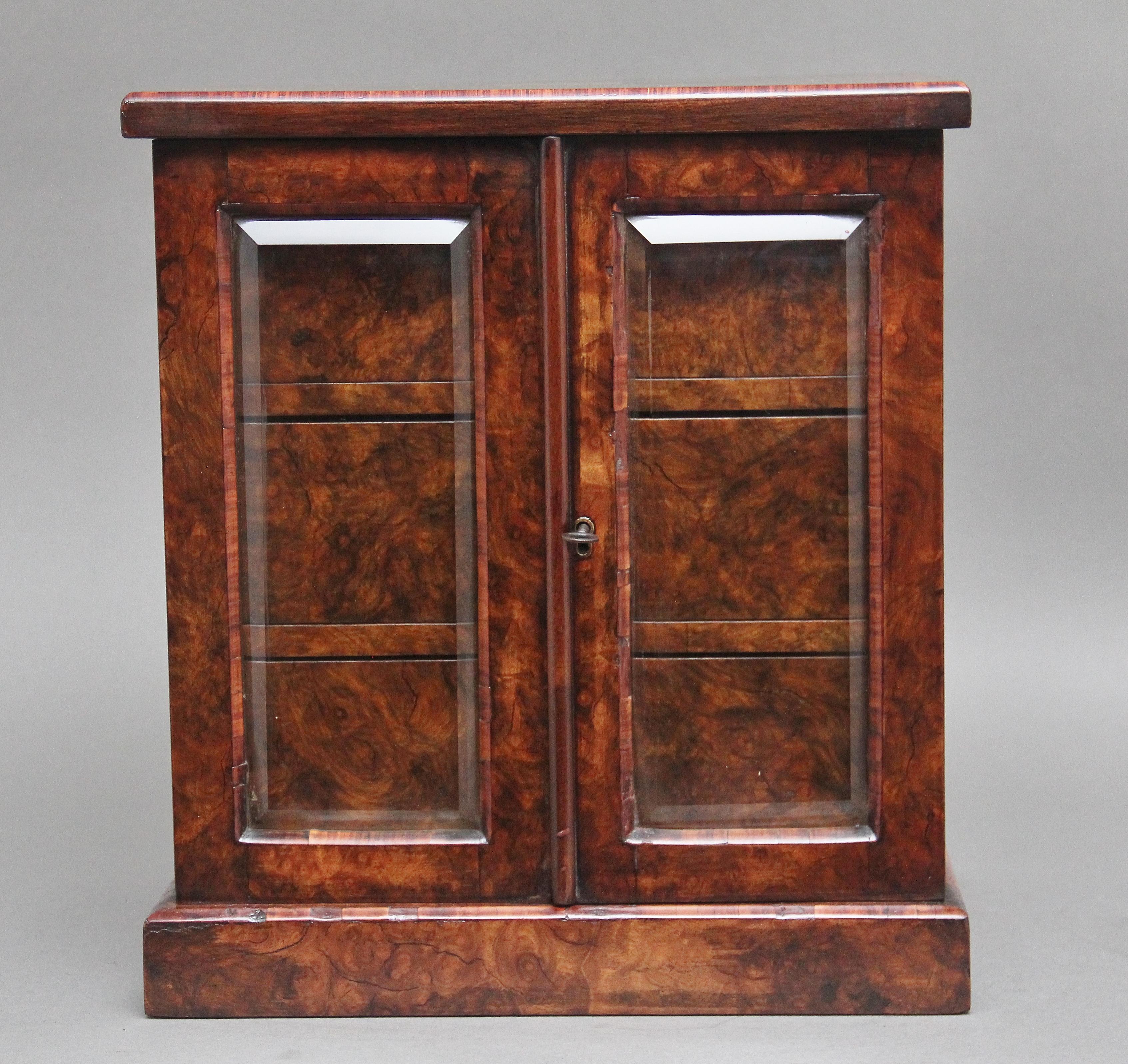 Late 19th Century 19th Century walnut table cabinet For Sale