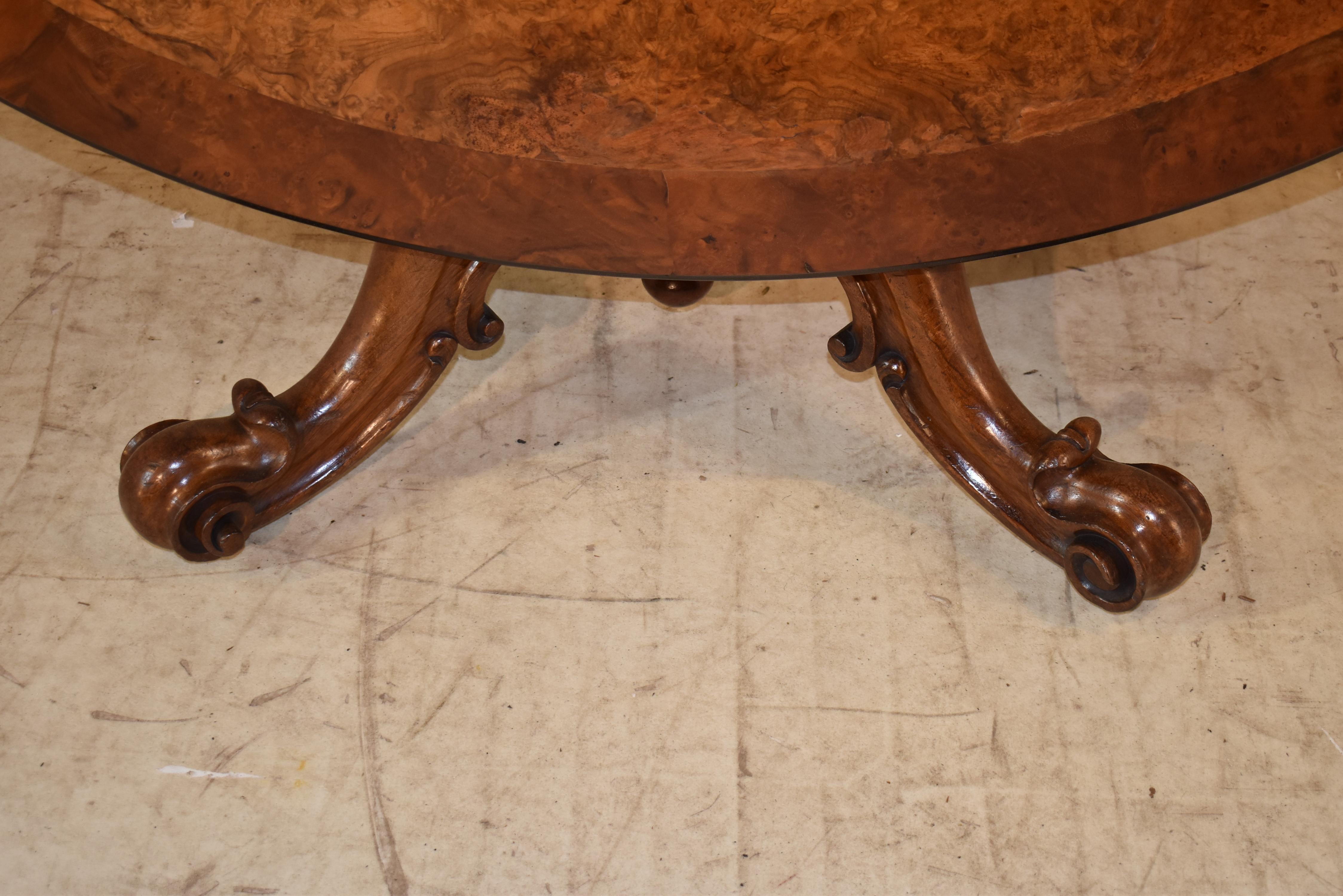 19th Century Walnut Tilt- Top Breakfast Table In Good Condition For Sale In High Point, NC