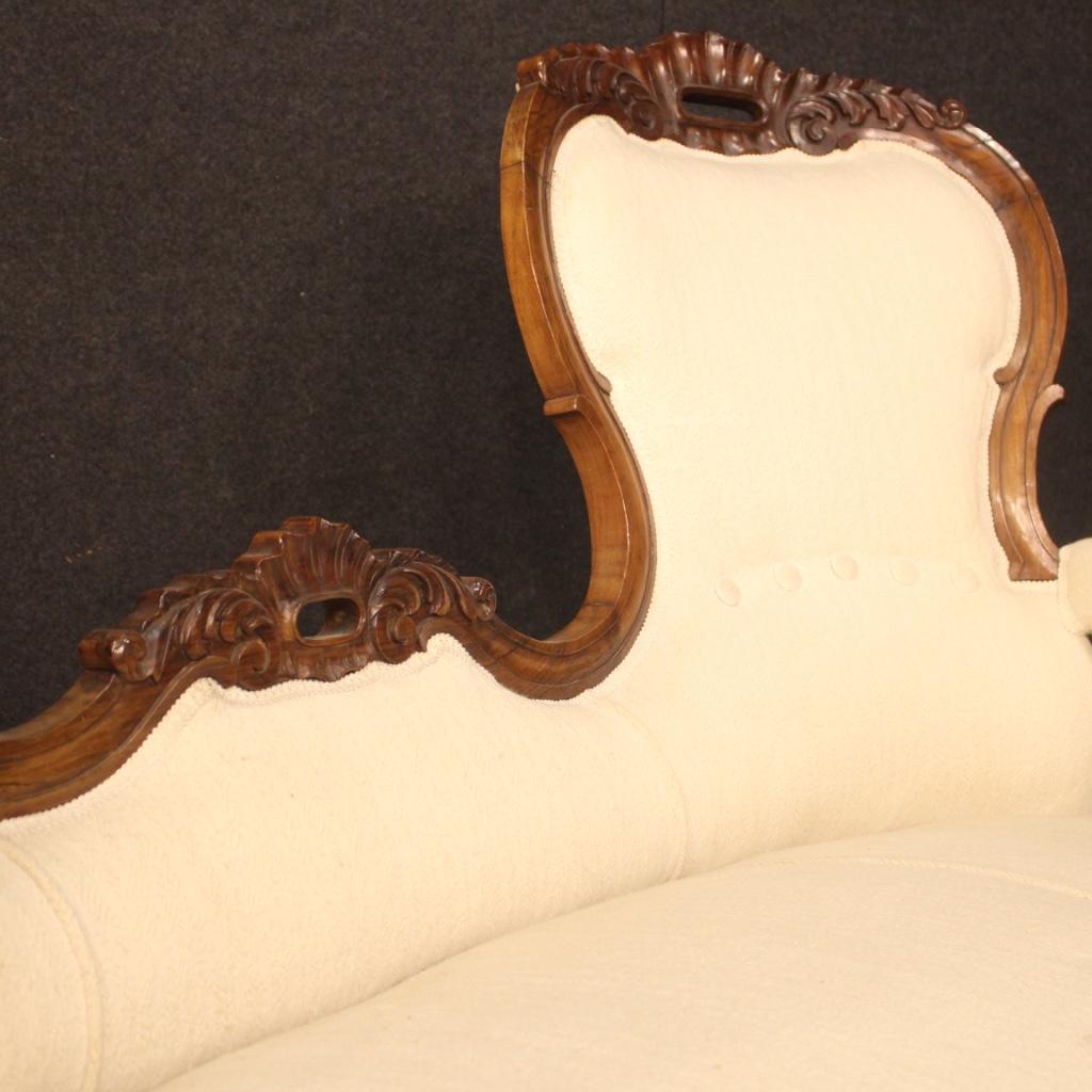 19th Century Walnut Wood and White Fabric Italian Sofa Couch, 1880 In Good Condition For Sale In Vicoforte, Piedmont