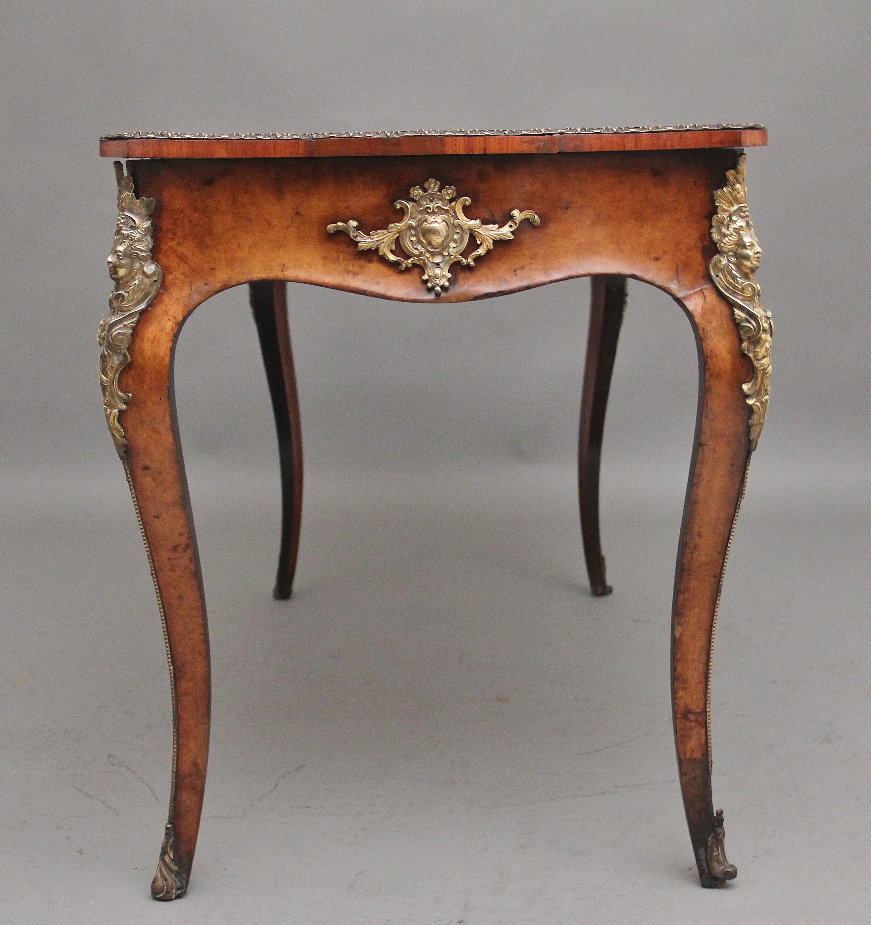 British 19th Century walnut writing table For Sale