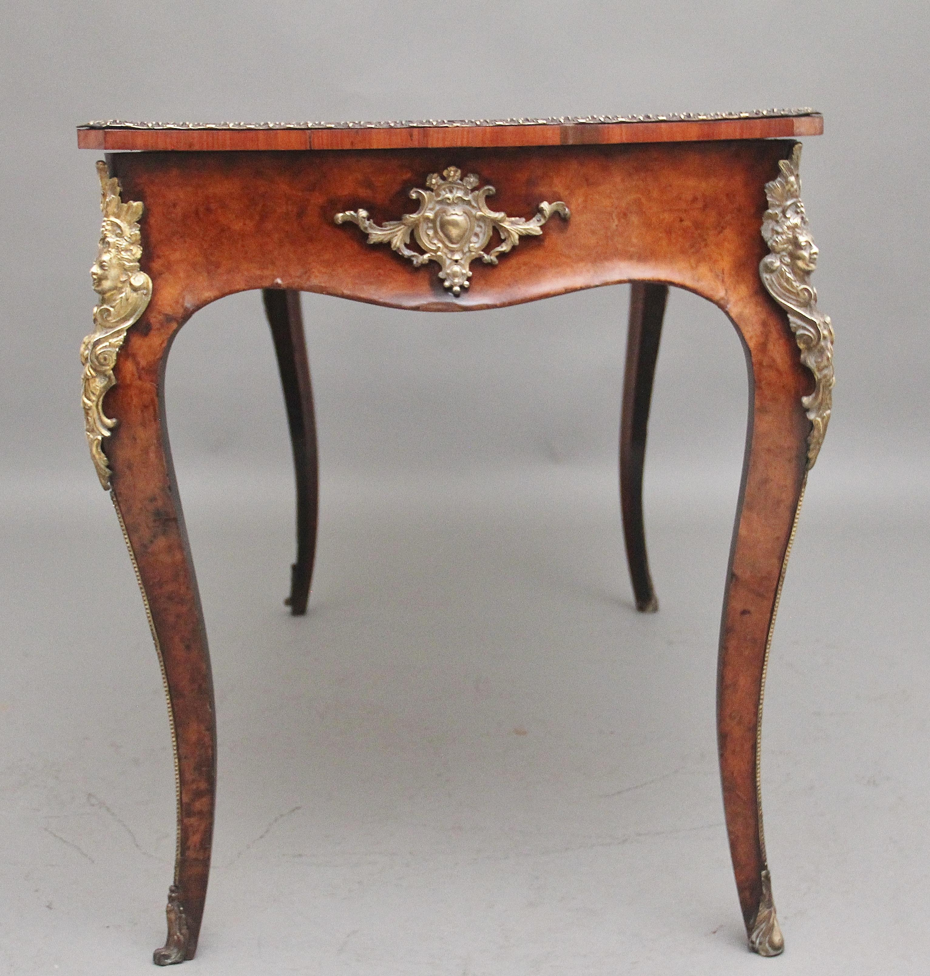 Walnut 19th Century walnut writing table For Sale