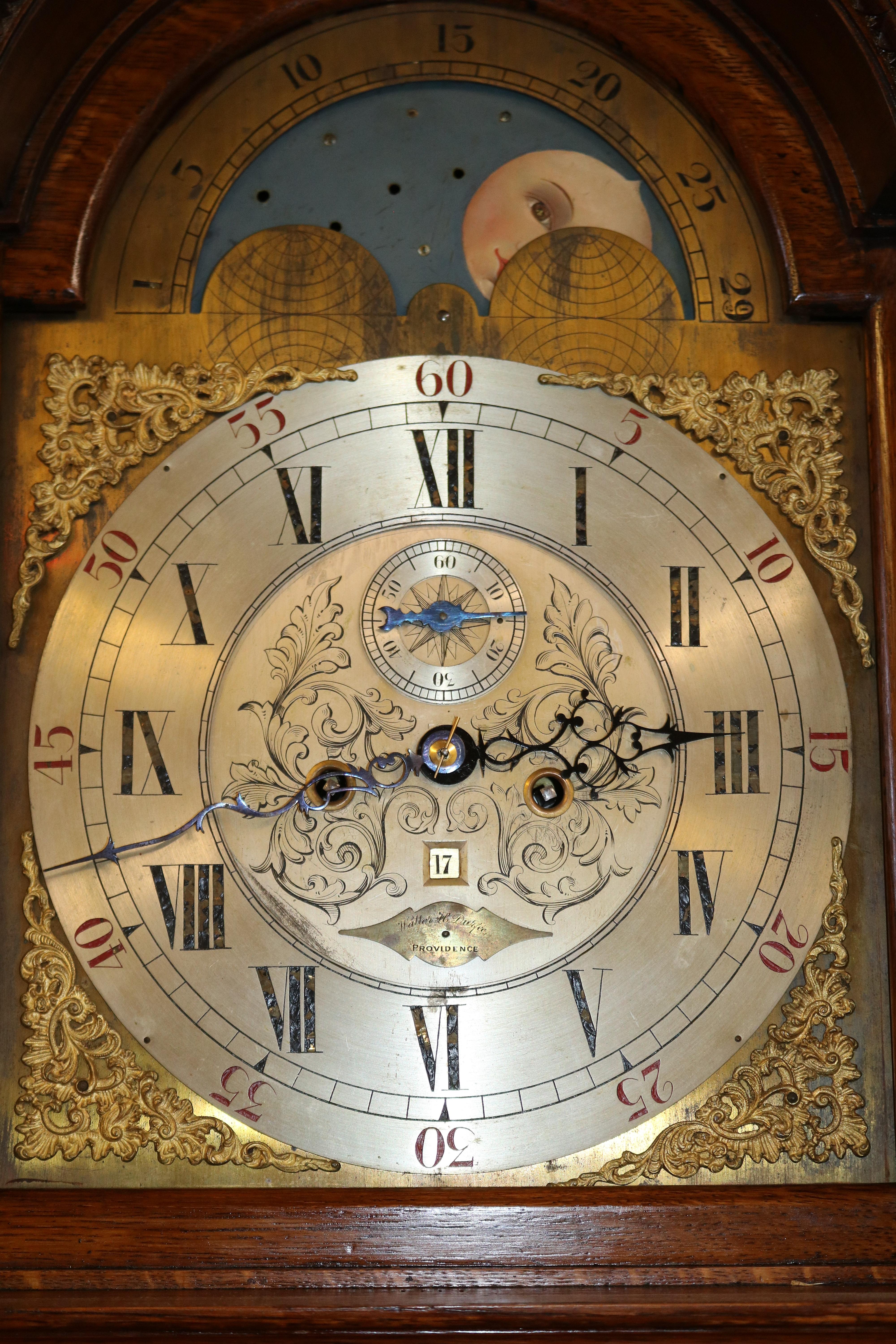 Horloge de grand-père Walter Durfee du 19ème siècle en chêne tigré à motif tigré avec 42 grands boîtiers en vente 4