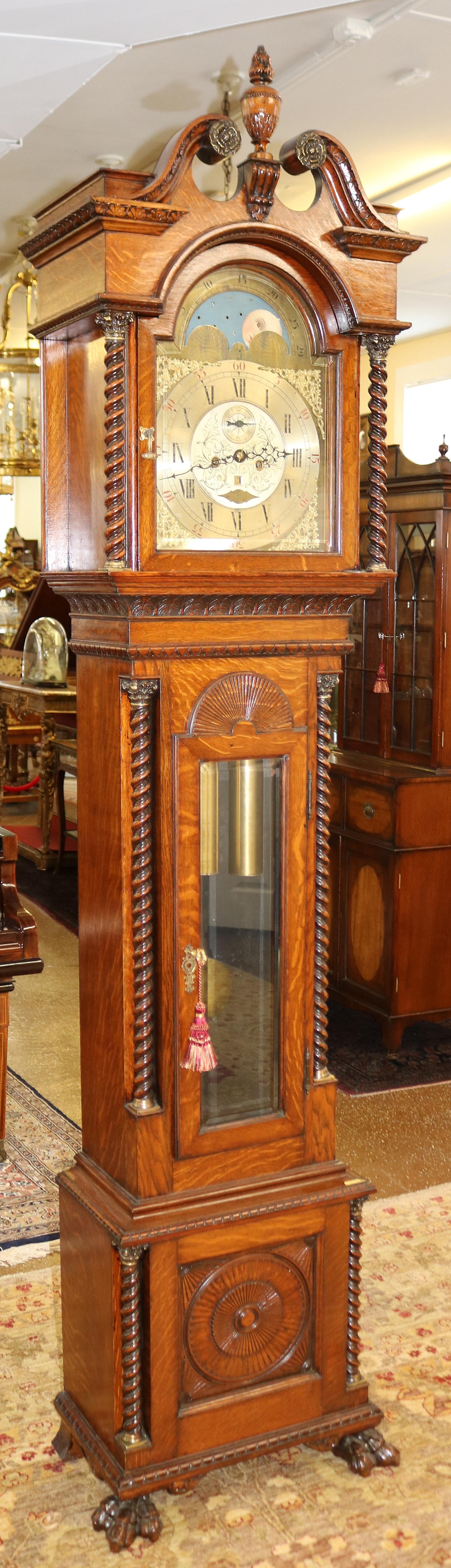 Américain Horloge de grand-père Walter Durfee du 19ème siècle en chêne tigré à motif tigré avec 42 grands boîtiers en vente