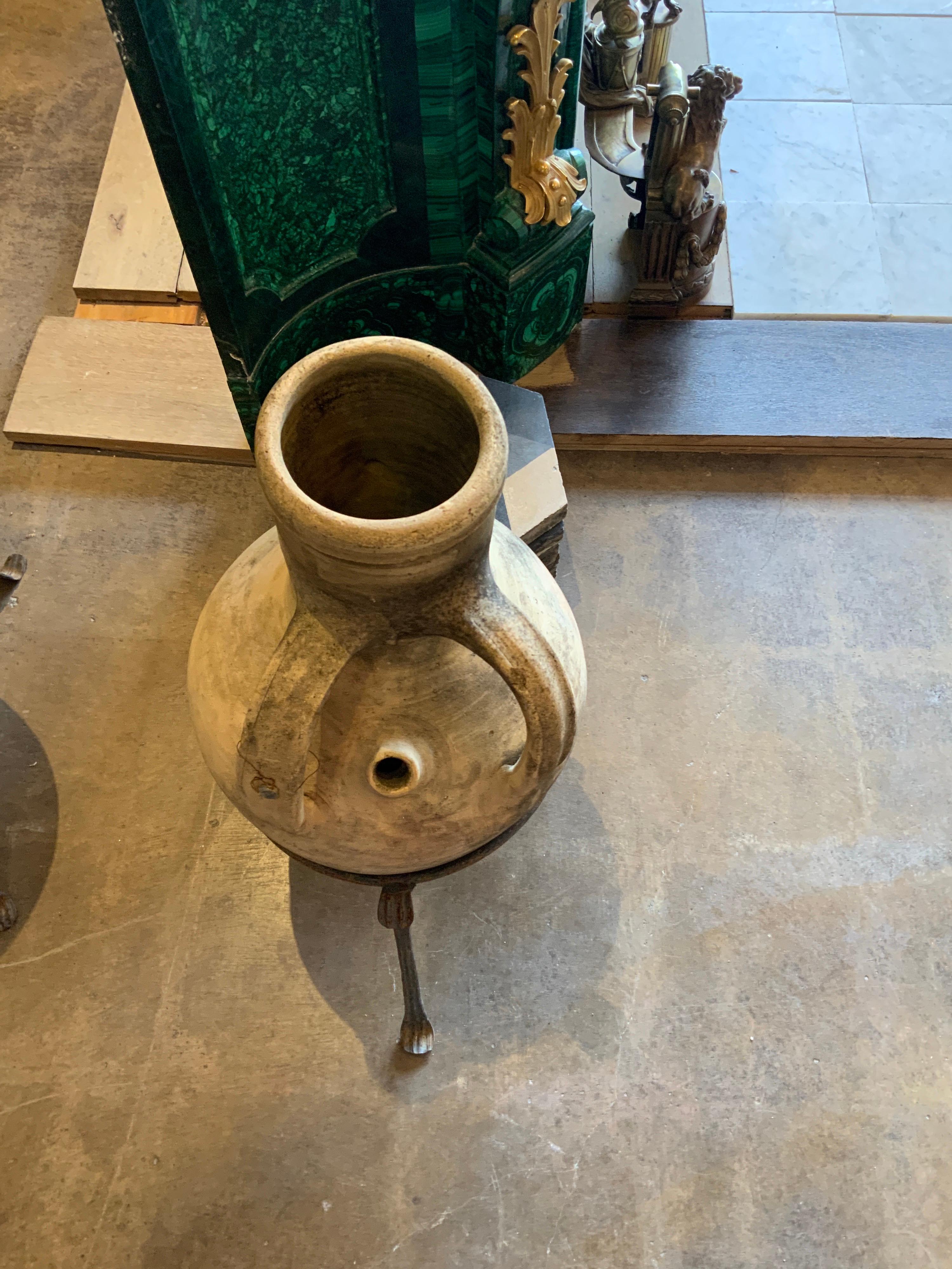 Grec Pots à eau du XIXe siècle provenant d'une île grecque en vente