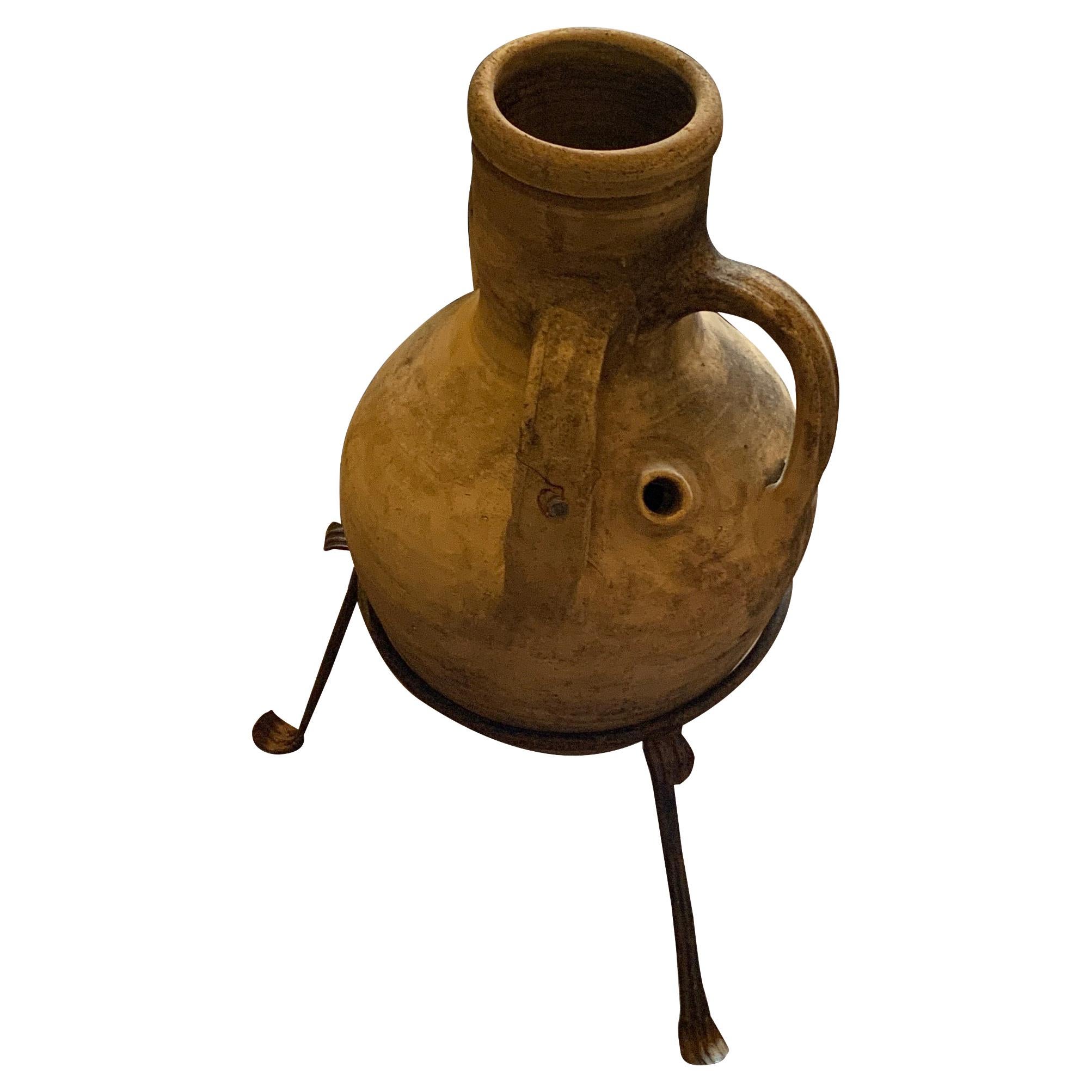 Pots à eau du XIXe siècle provenant d'une île grecque
